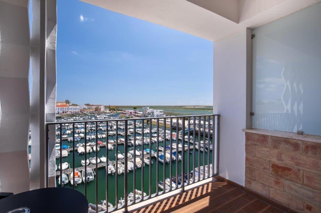 Double or Twin Room with Marina View - Photo 4