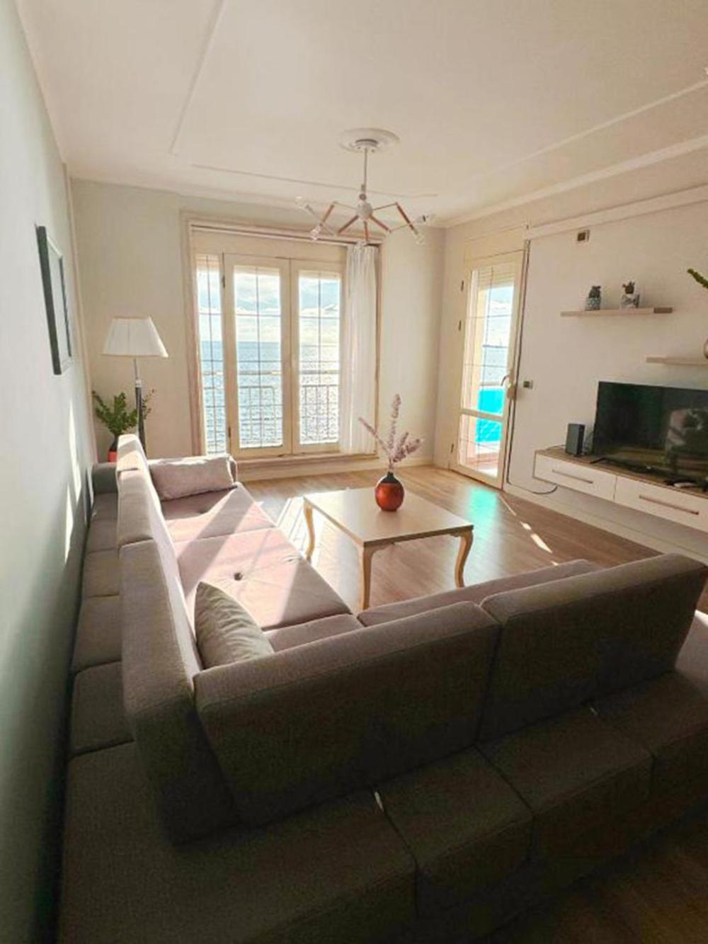 One-Bedroom Apartment with Sea View and Balcony
