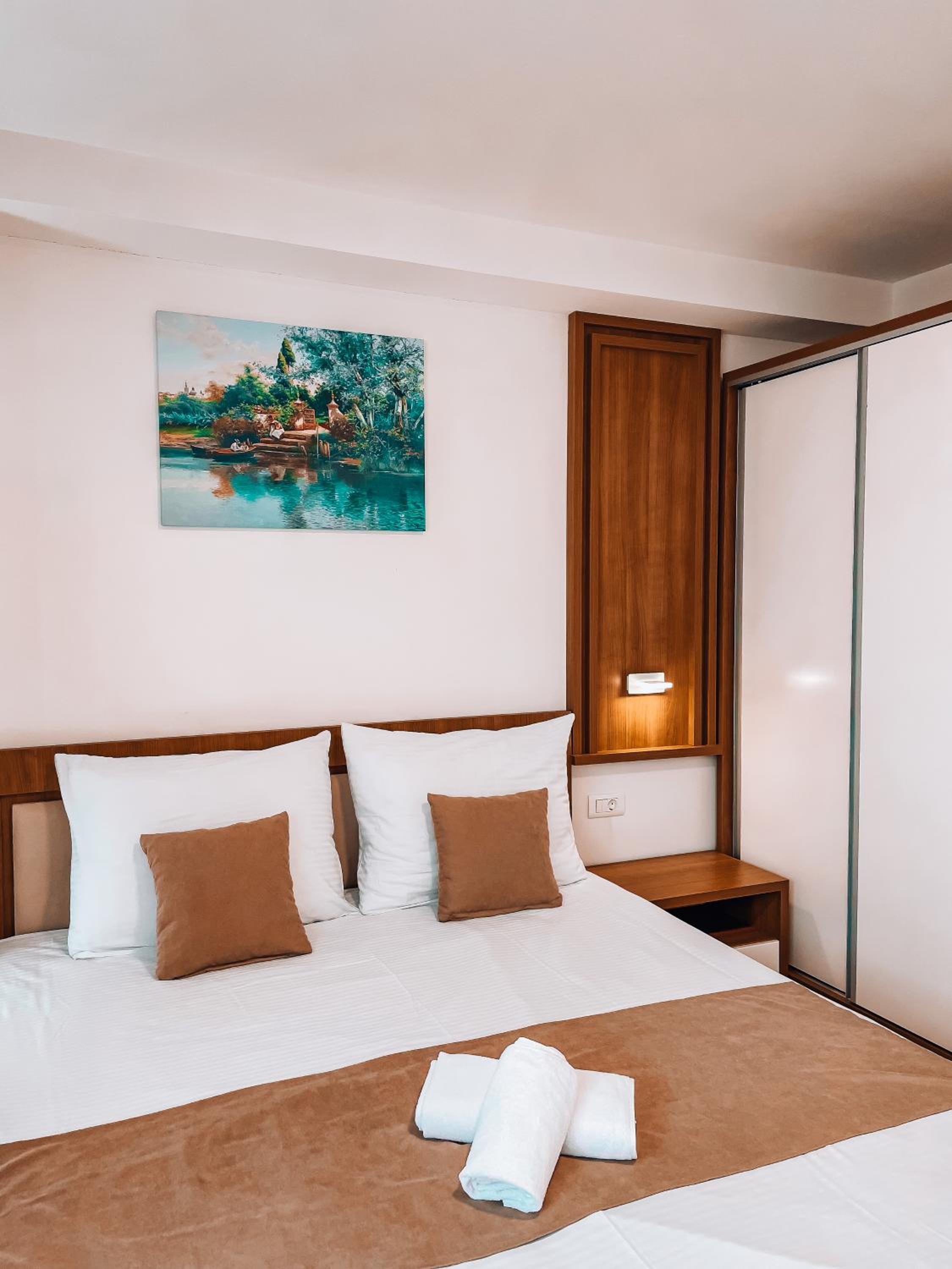 Deluxe Double Or Twin Room photo 2