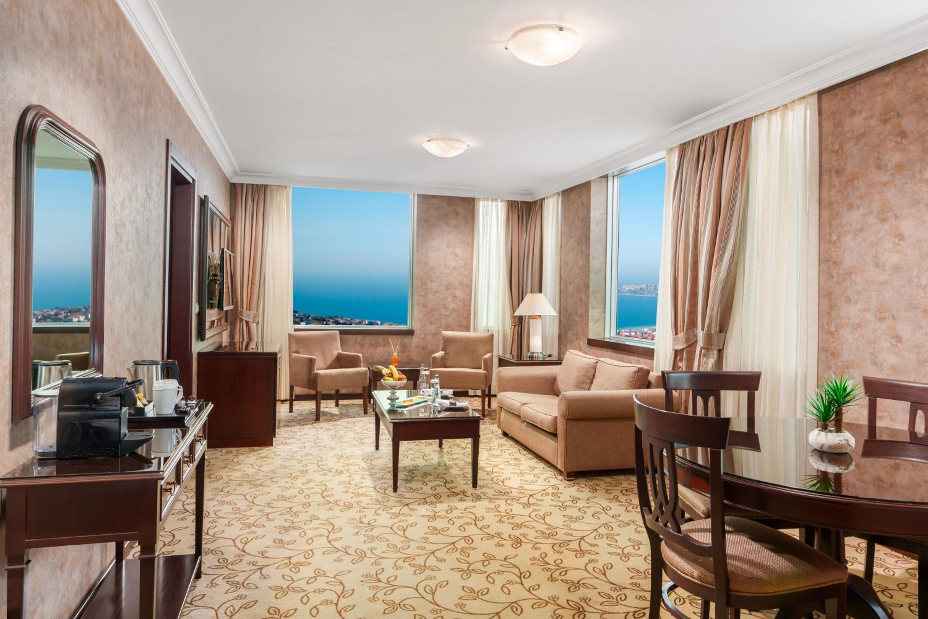 Executive King Suite photo 1