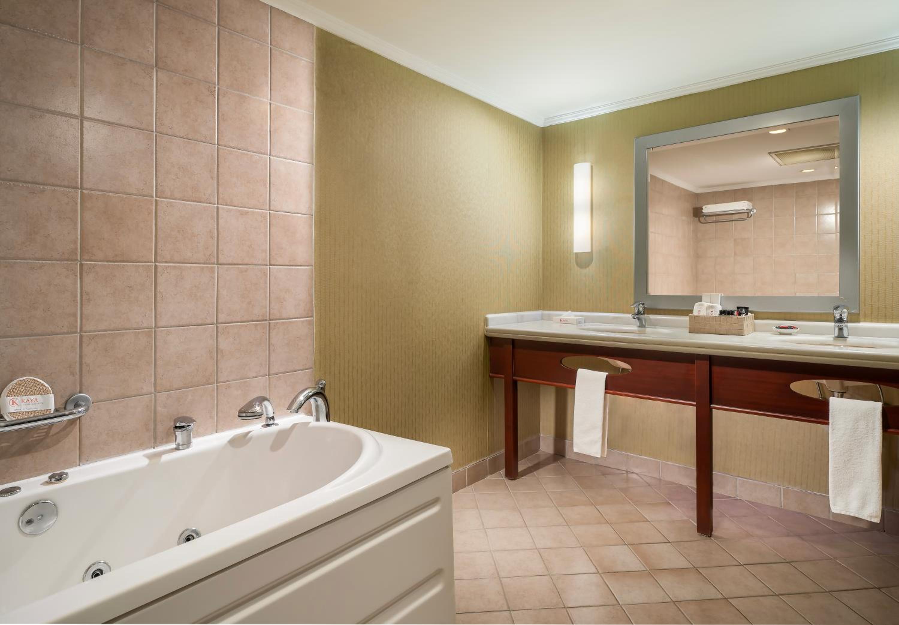 Executive King Suite photo 2