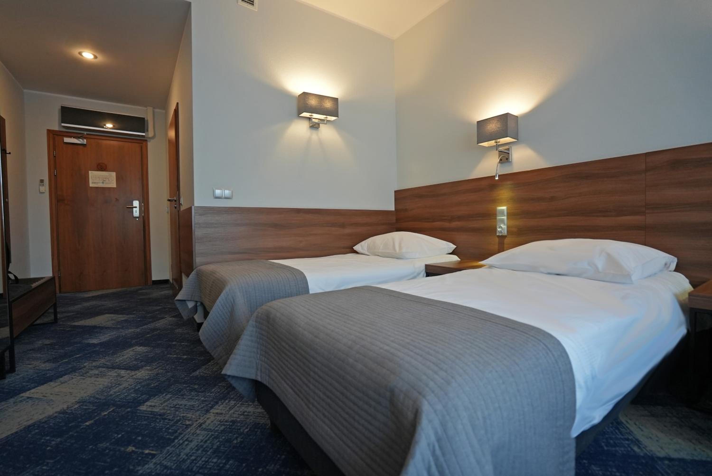 Twin Room - Photo 5