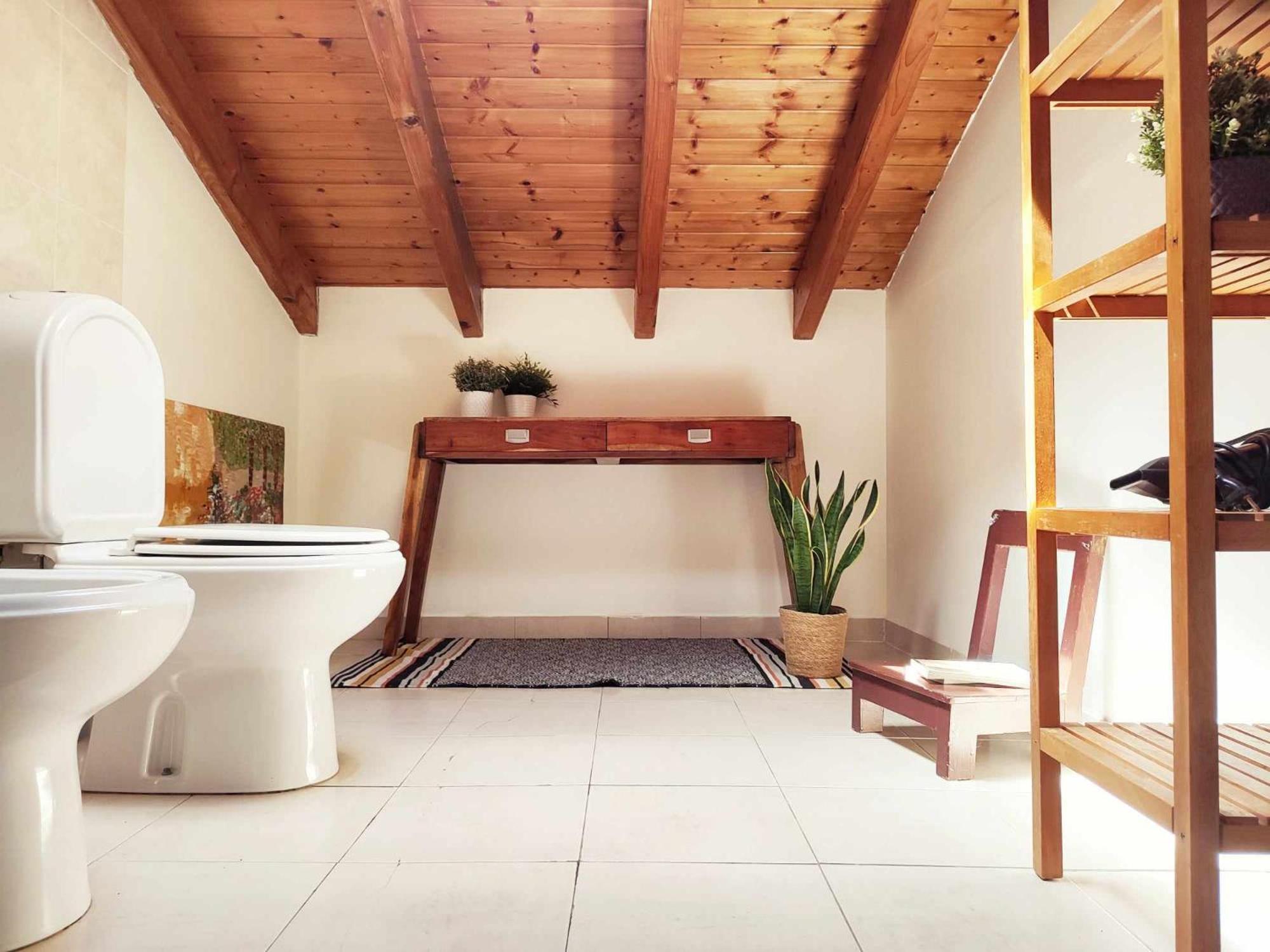 Family Room with Bathroom photo 3