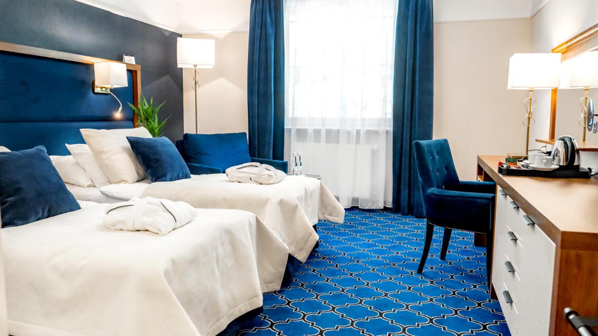 Classic Room with 1 or 2 Beds - Photo 3