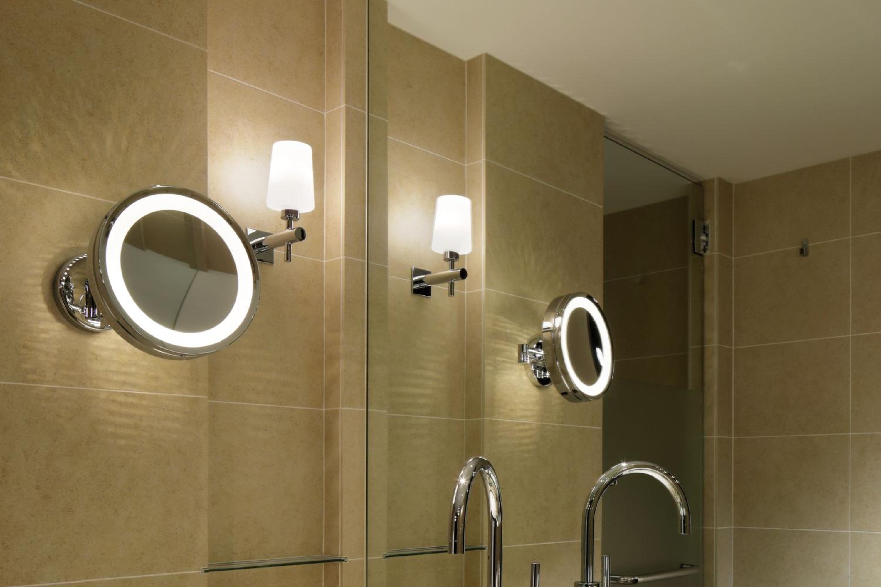 Junior King Suite with Club Lounge Access - High Floor