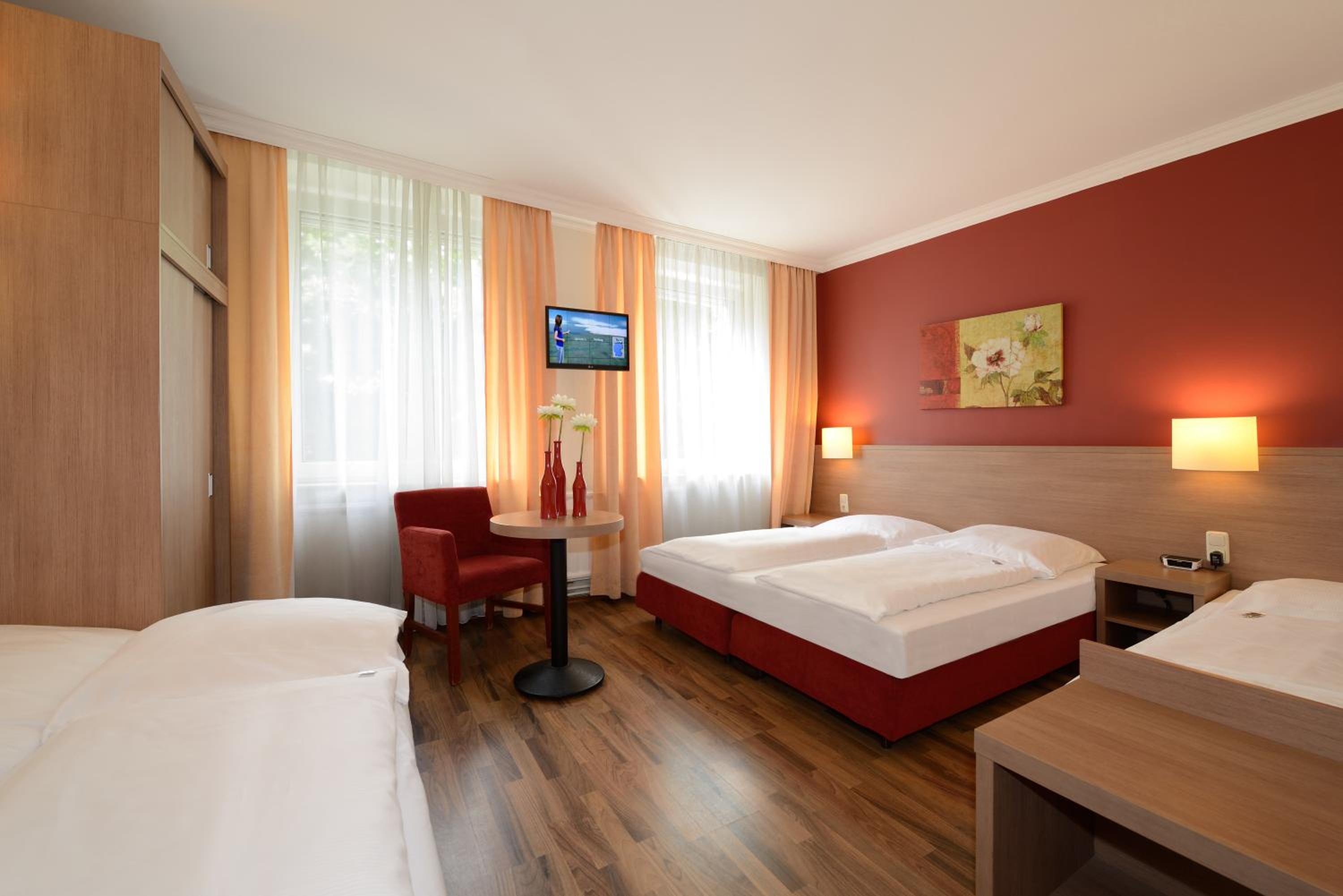 Quadruple Room - Photo 1