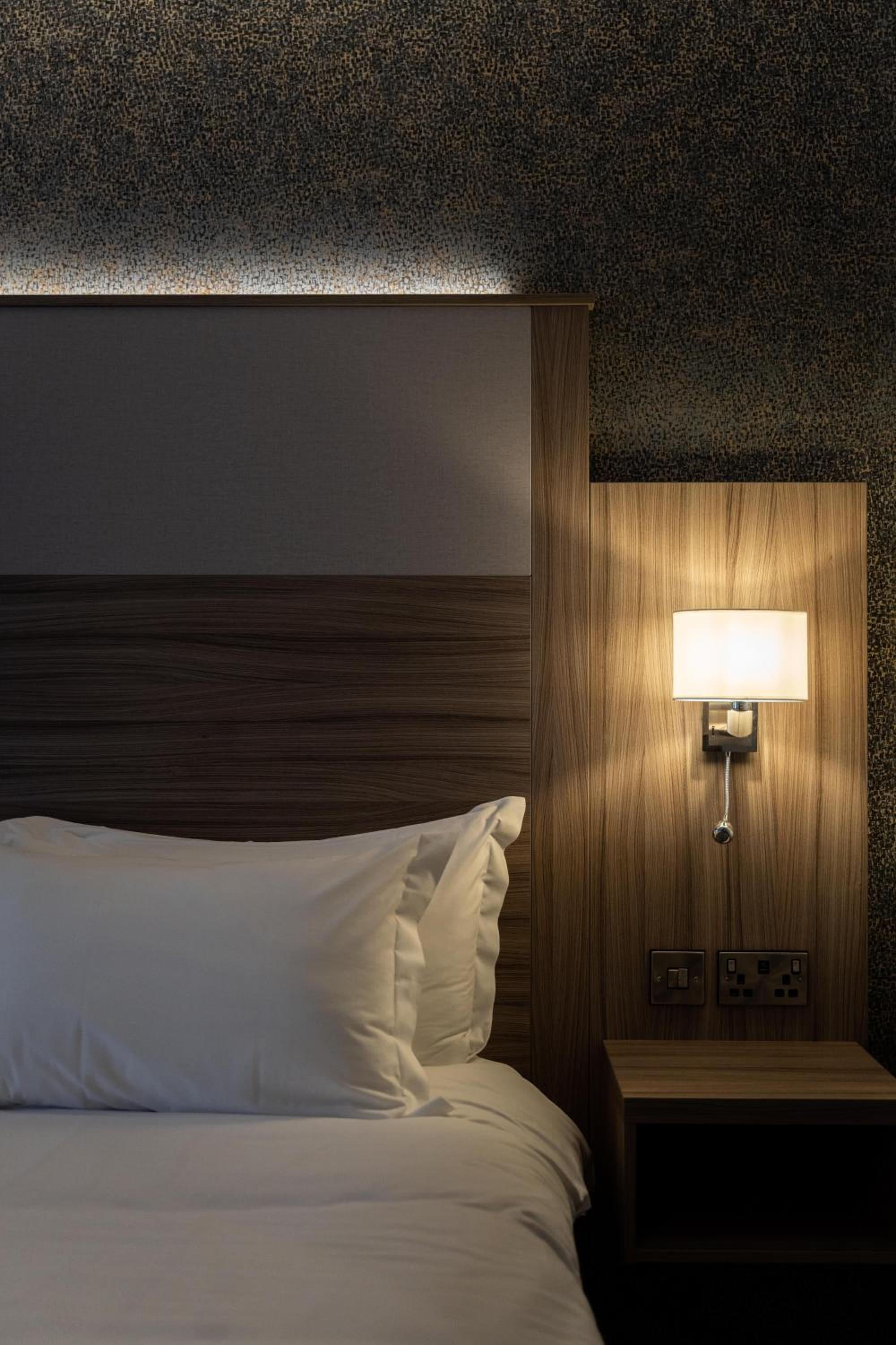 Standard Double/Twin Room - Photo 7