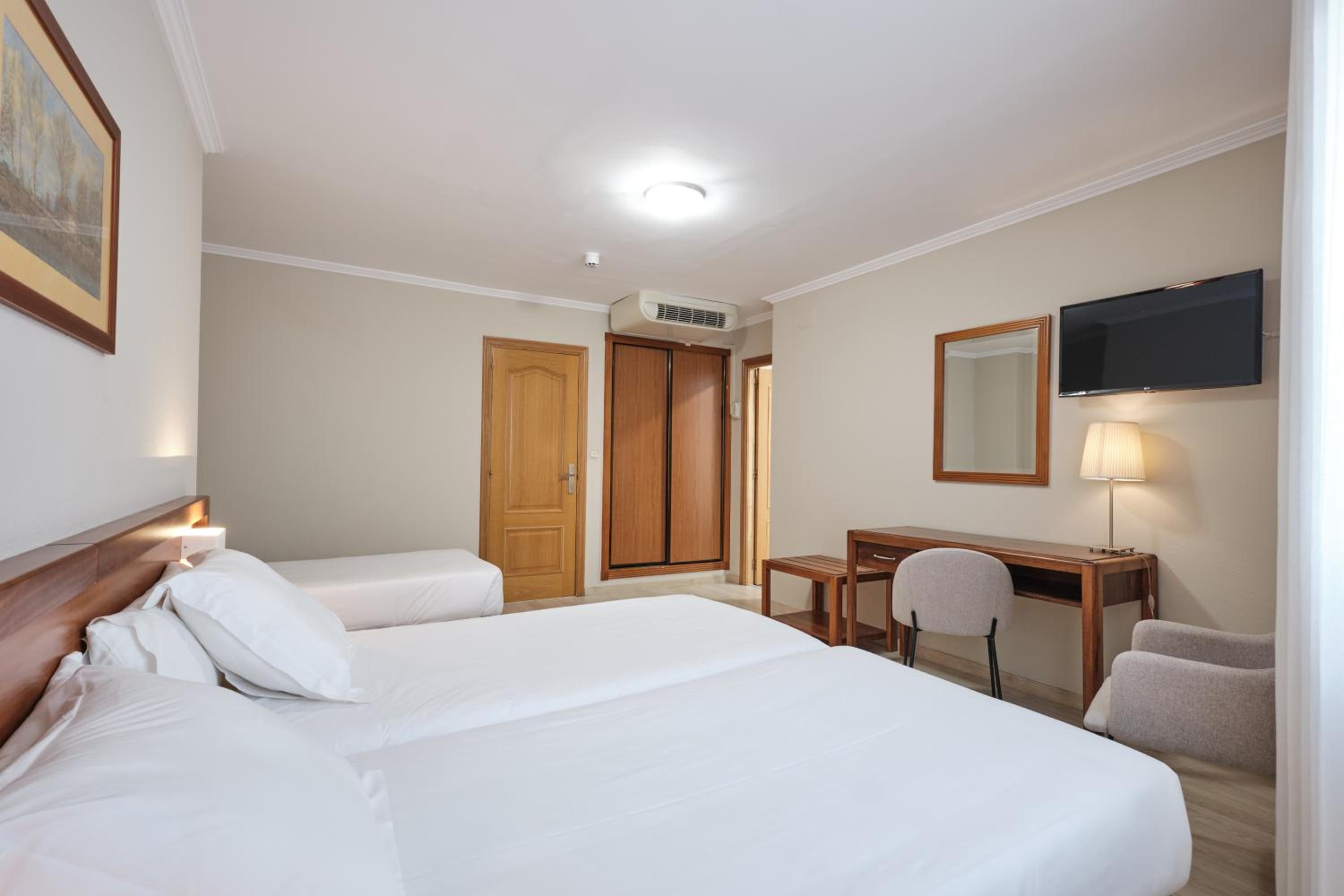 Triple Room photo 2
