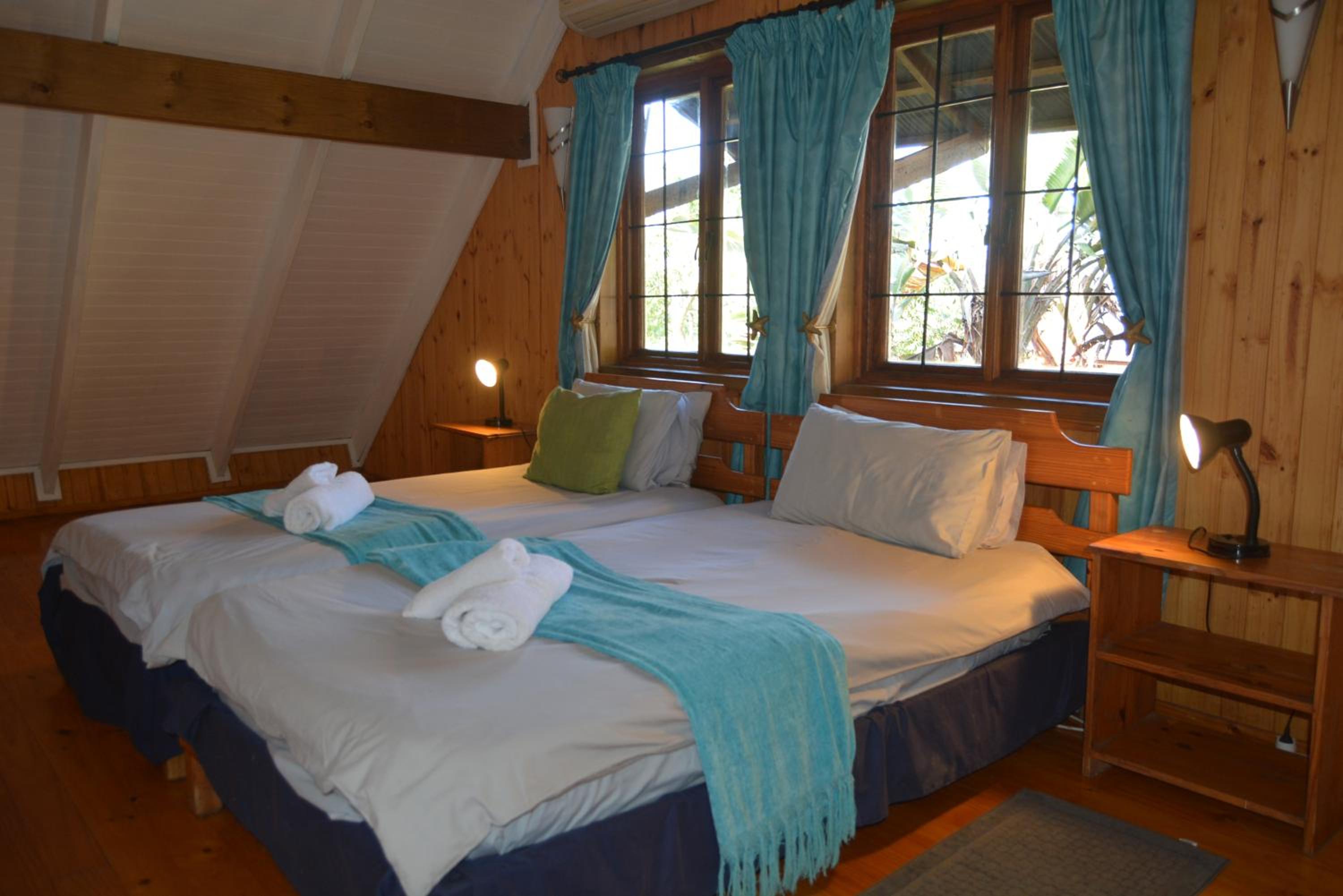 Apartment with Lake View - Photo 15