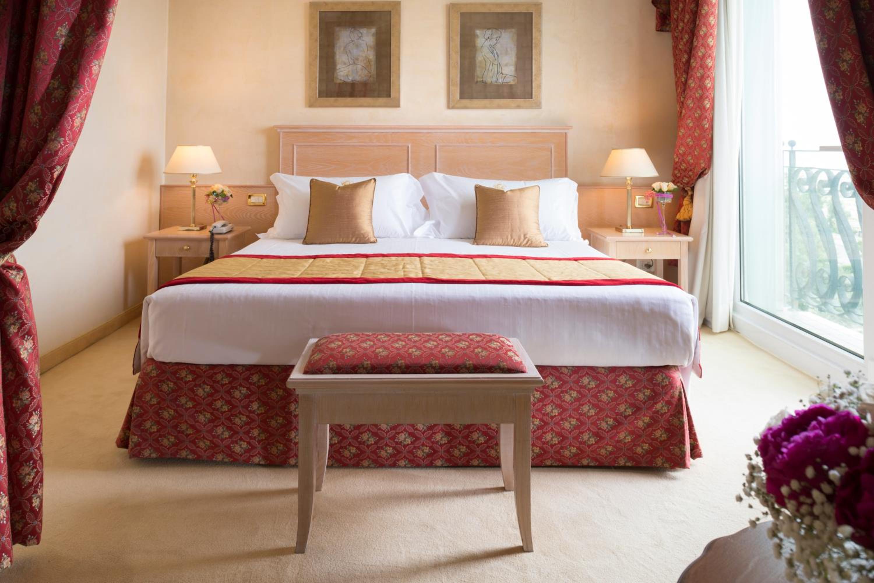 Junior Suite with Spa Access - Photo 3