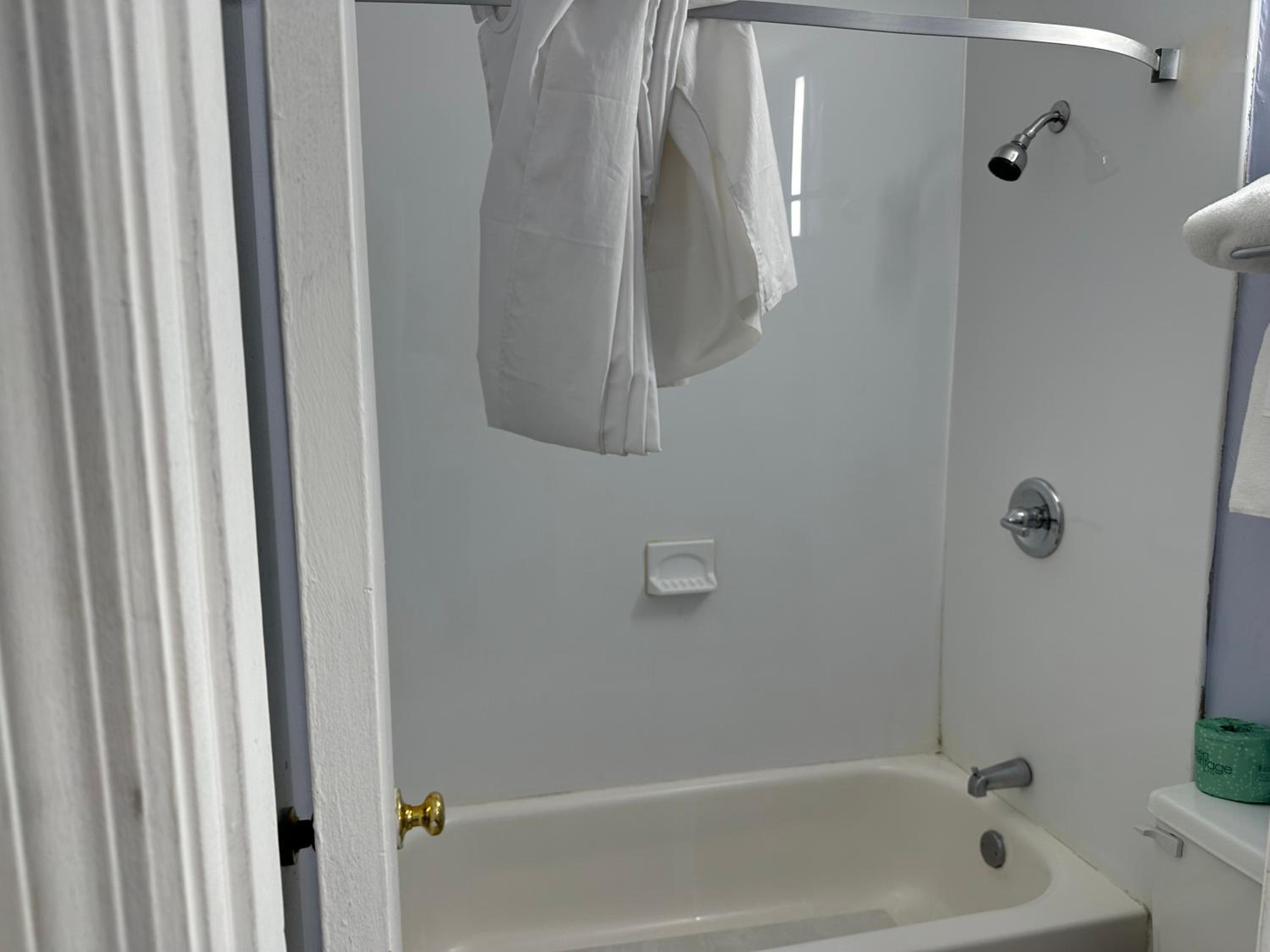Double Room with Two Double Beds - Non-Smoking - Photo 2