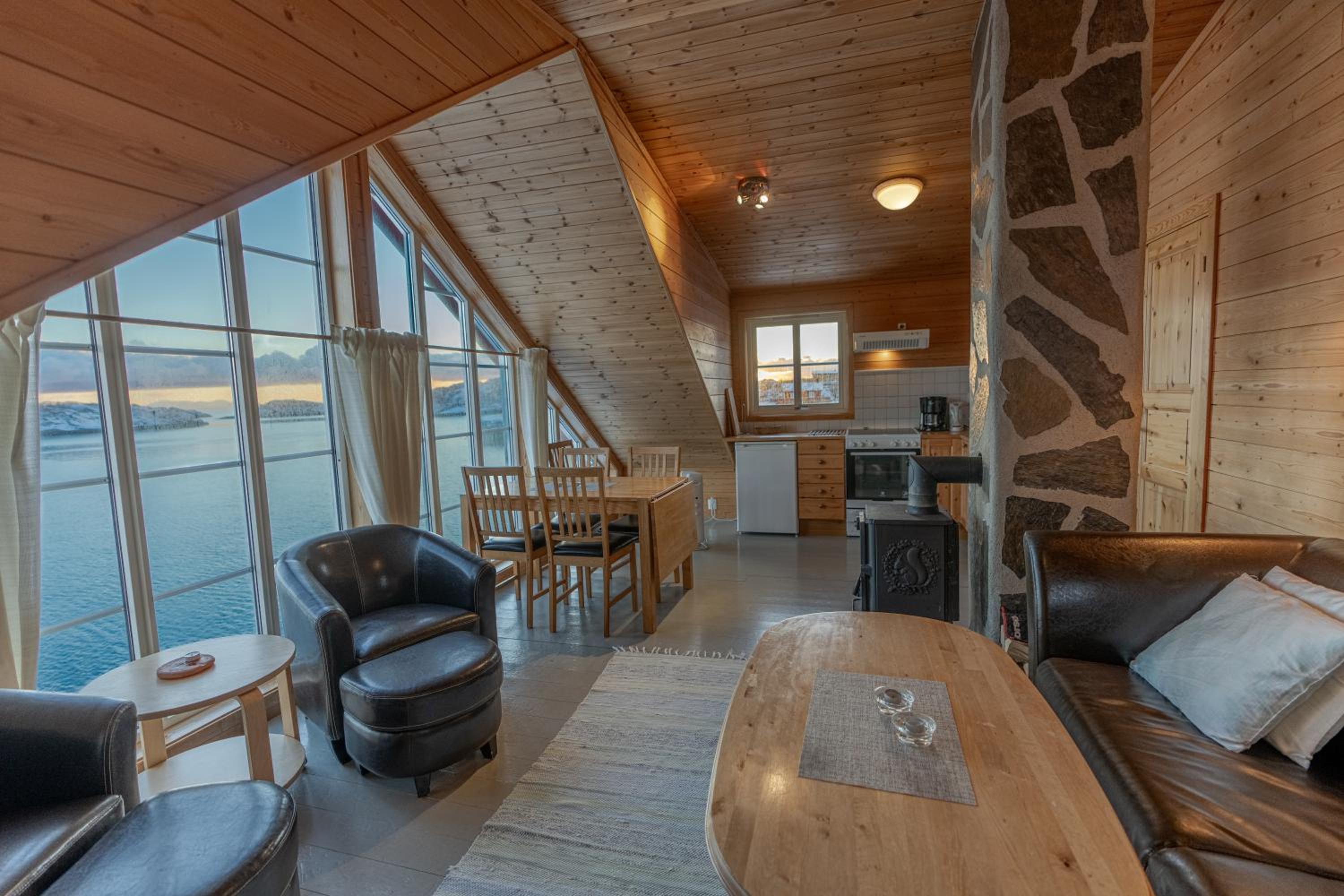 Rorbu Suite with Sea View- 2 Bedroom and 2 Bathroom
