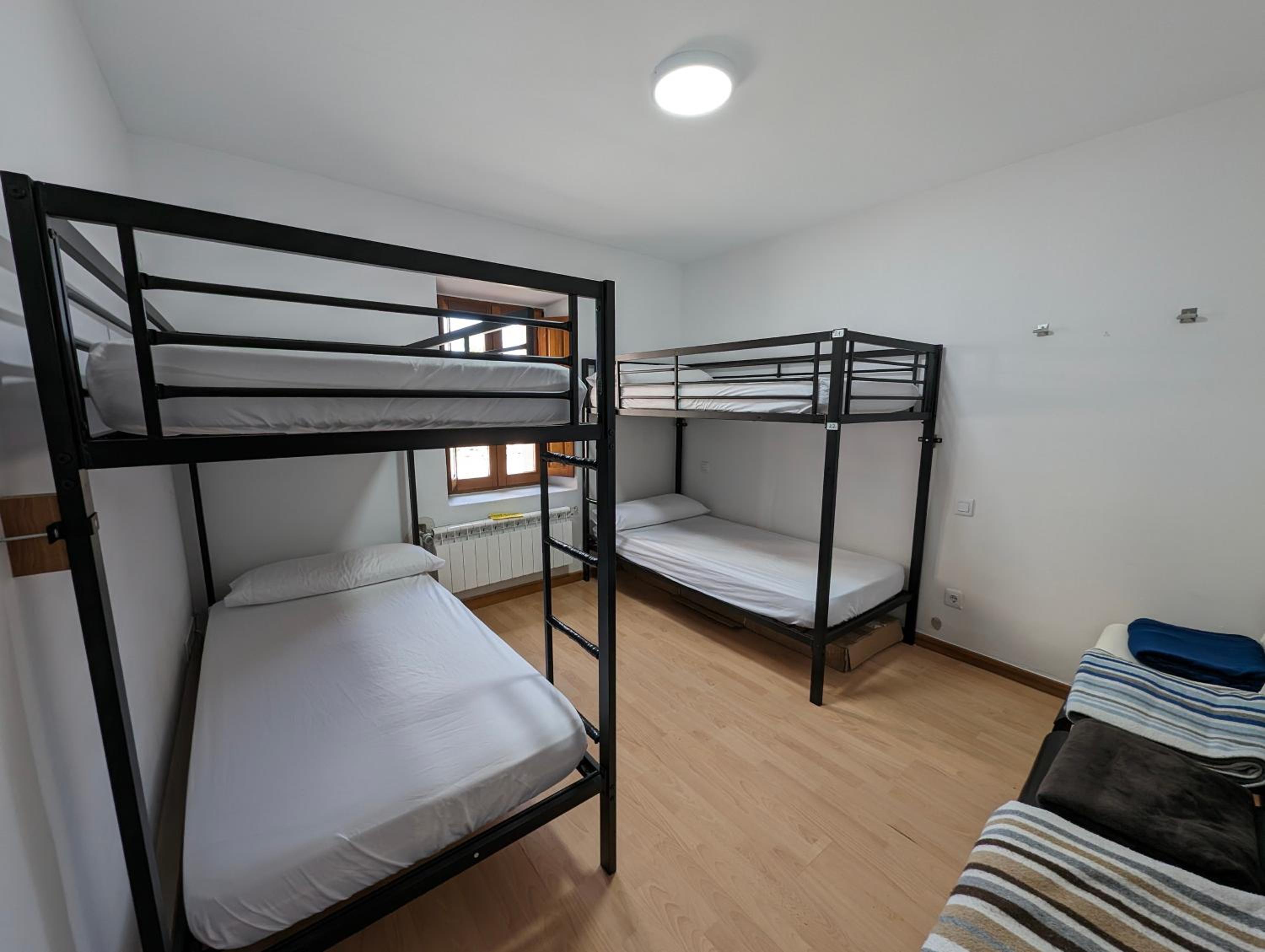 Mixed Dormitory Room photo 3