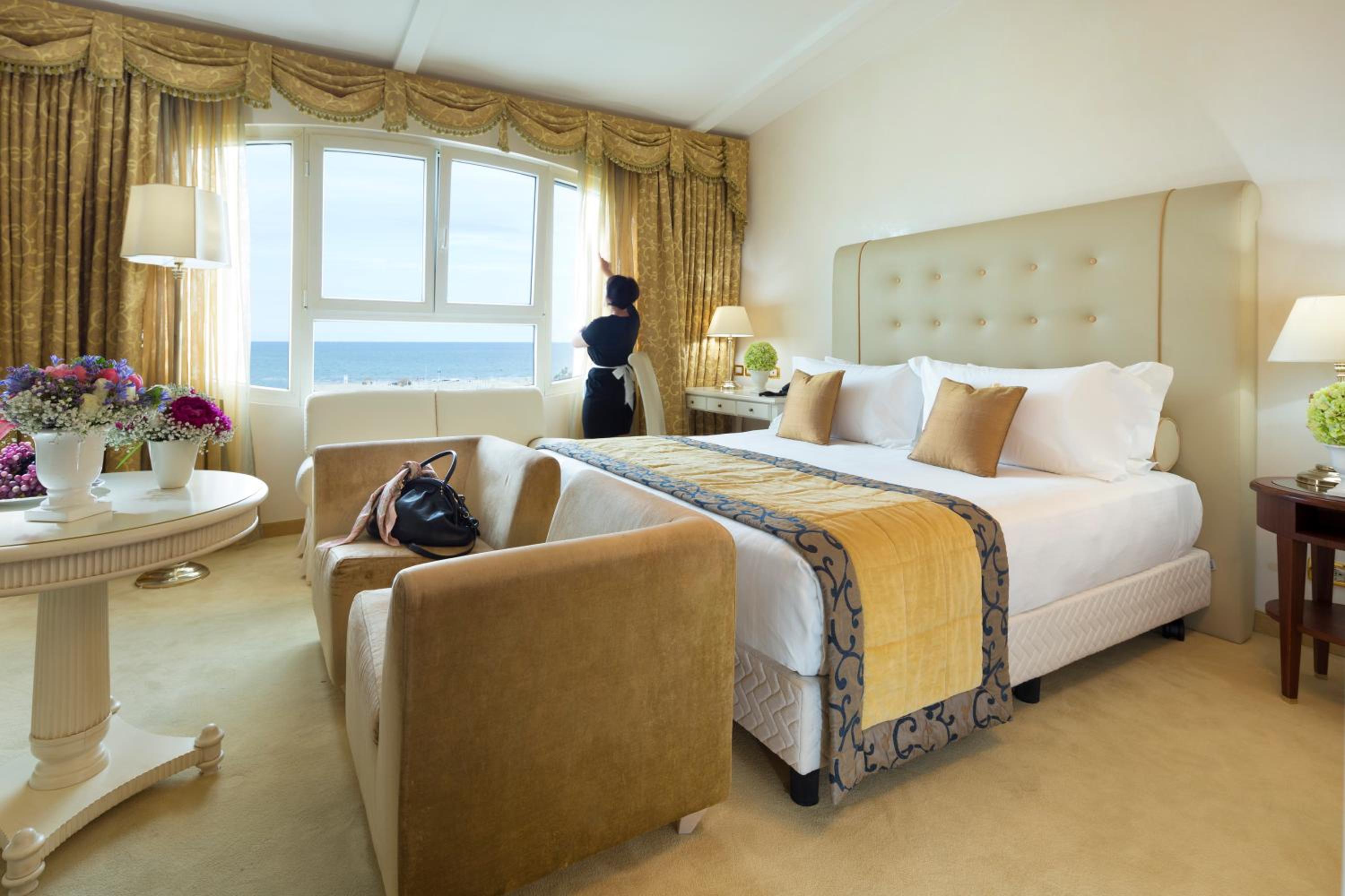 Crystal Suite with Spa Bath - Photo 1