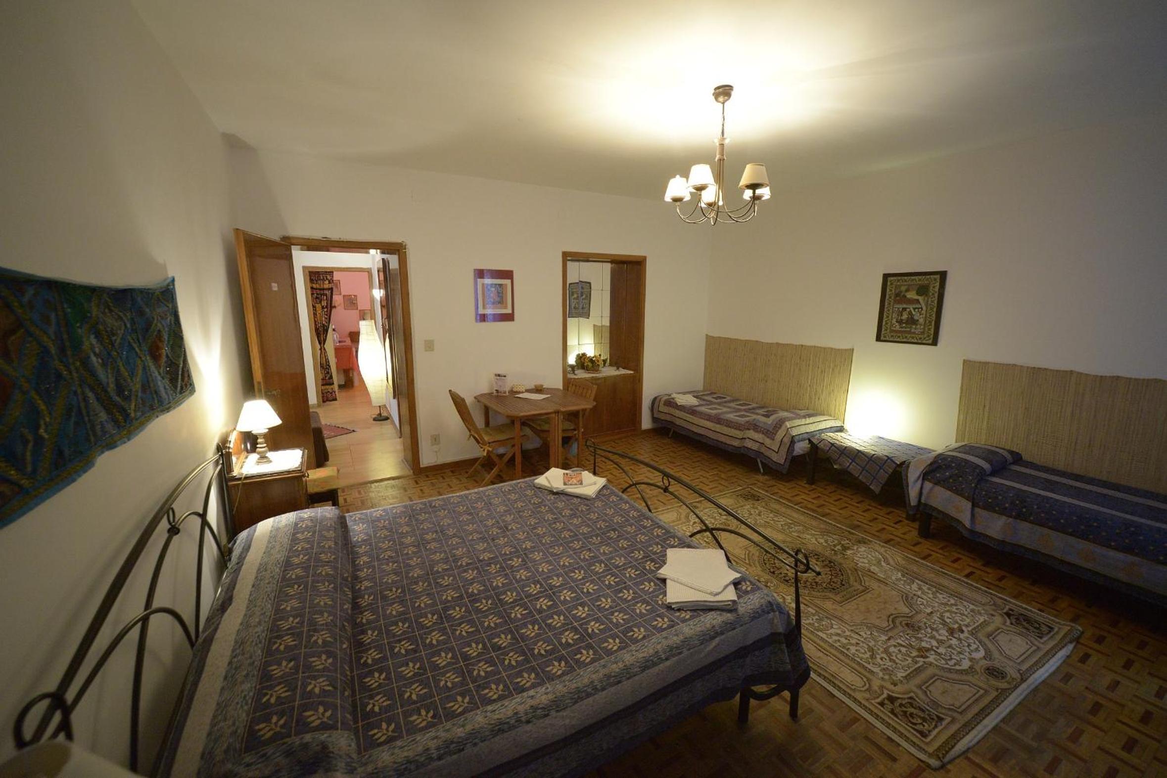 Quadruple Room with Shared Bathroom photo 2