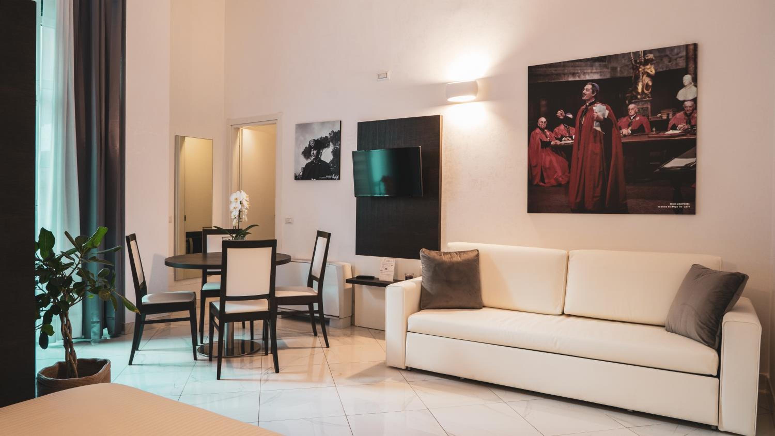 Deluxe Suite photo 1