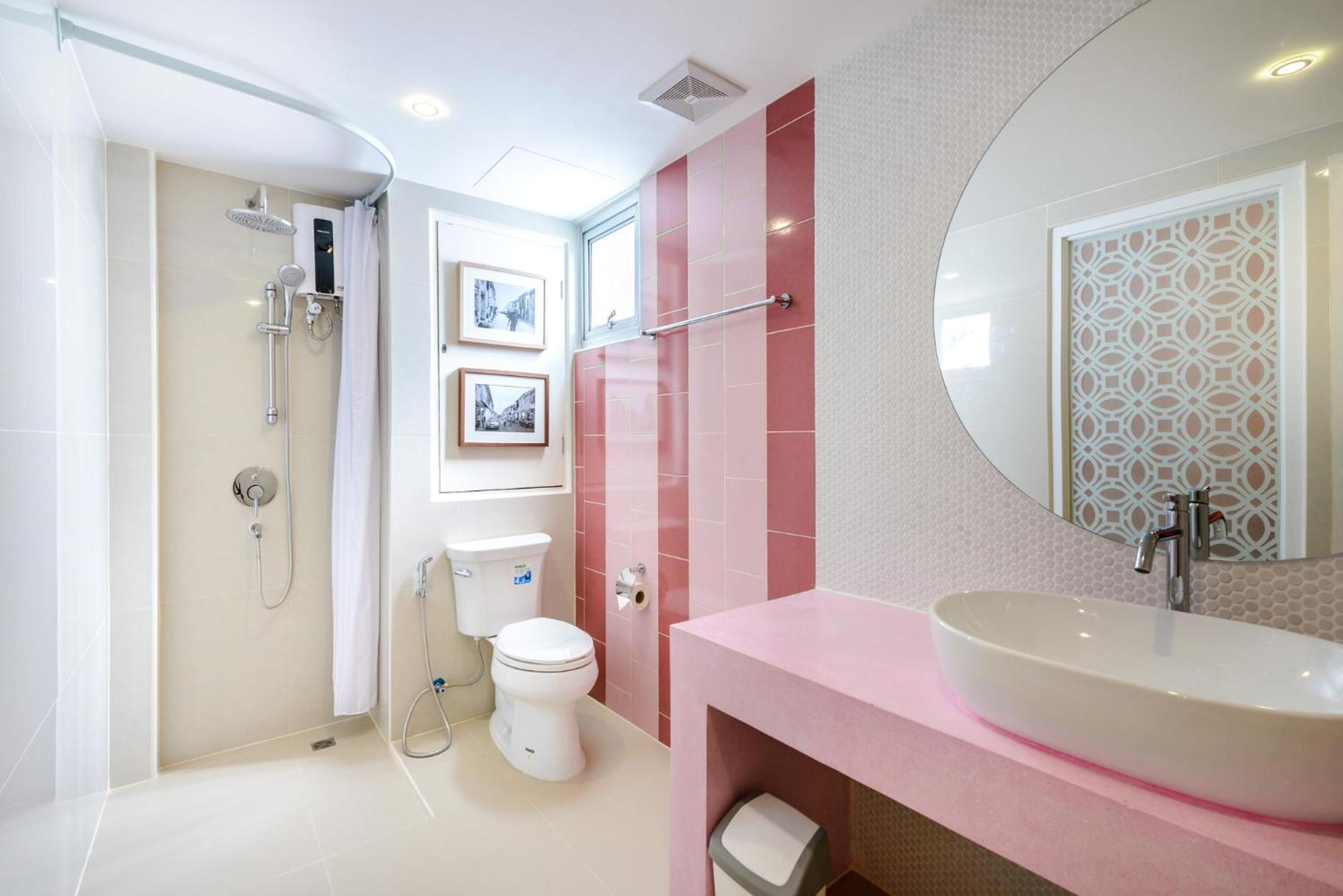 Suite with Balcony - Photo 12