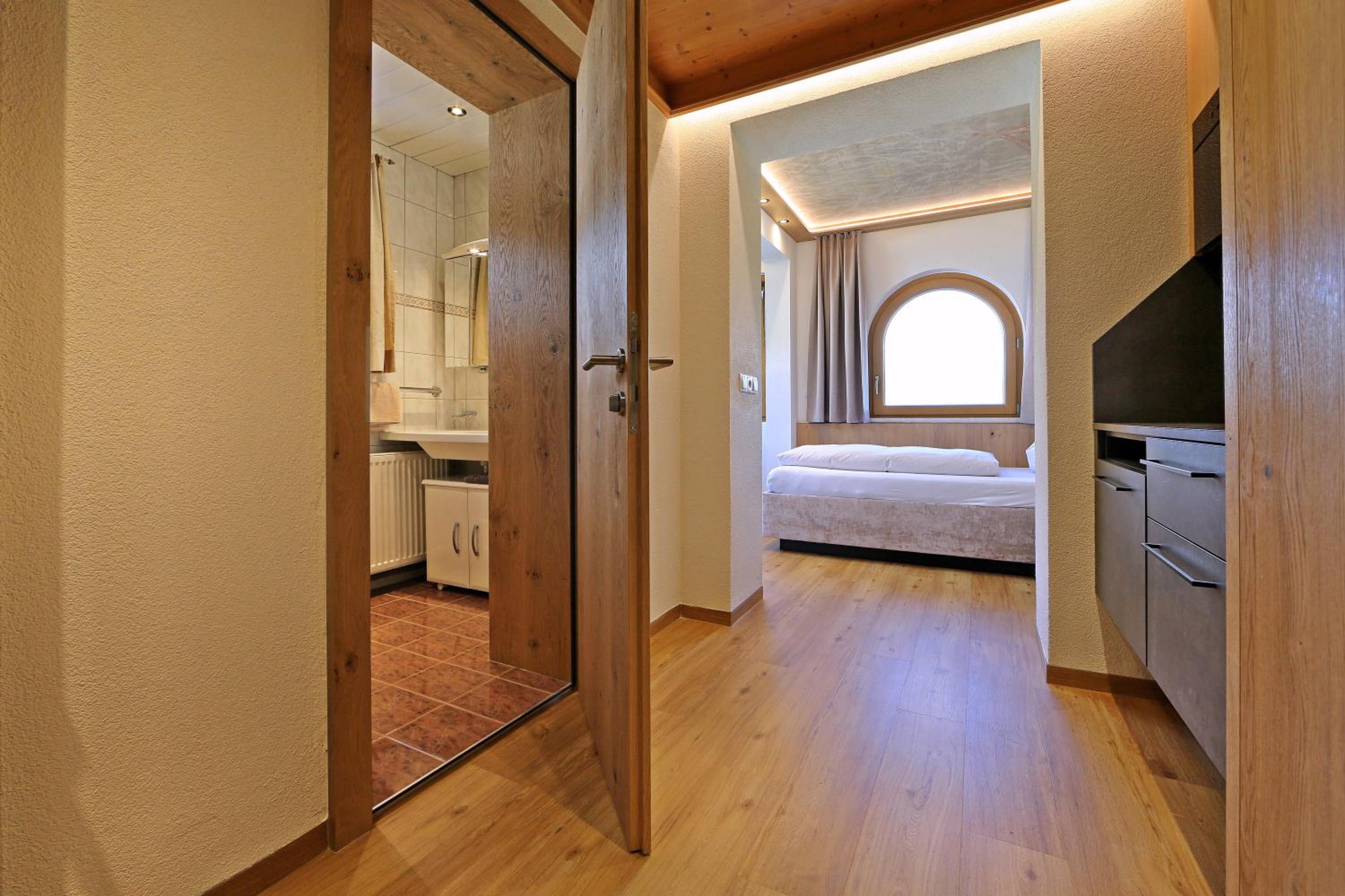 Single Room photo 2