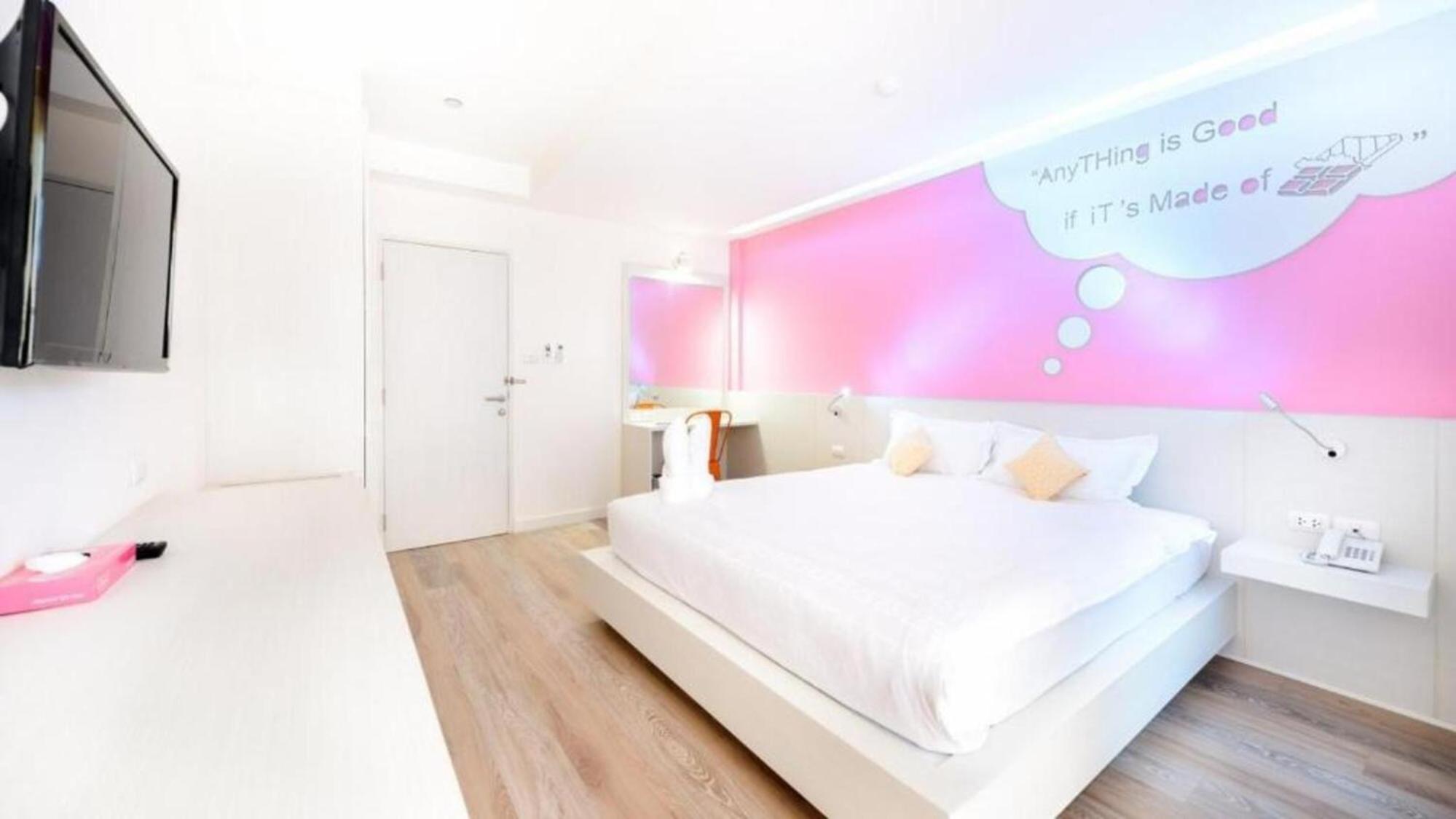 Budget Double Room - Photo 15