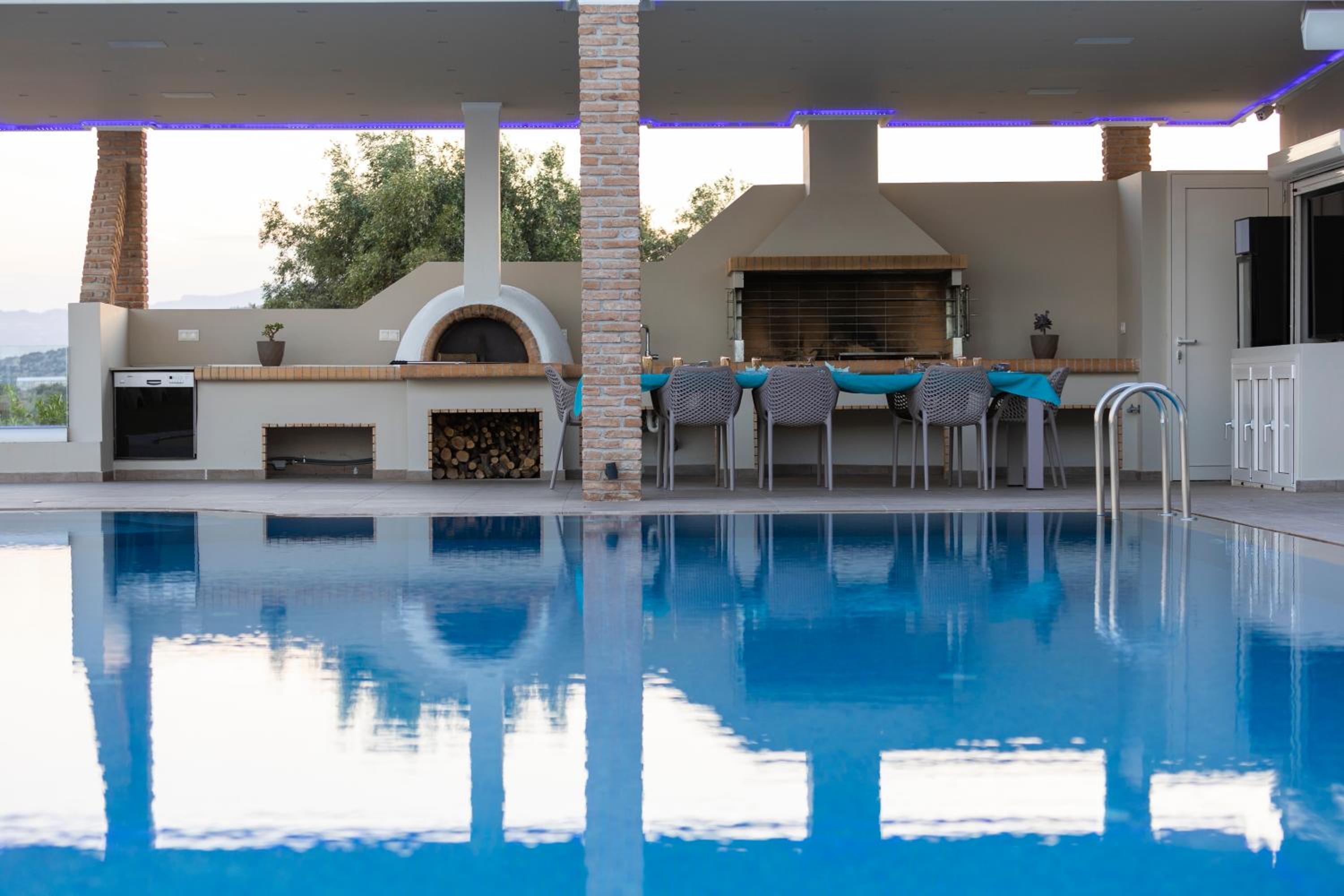 Villa photo 2