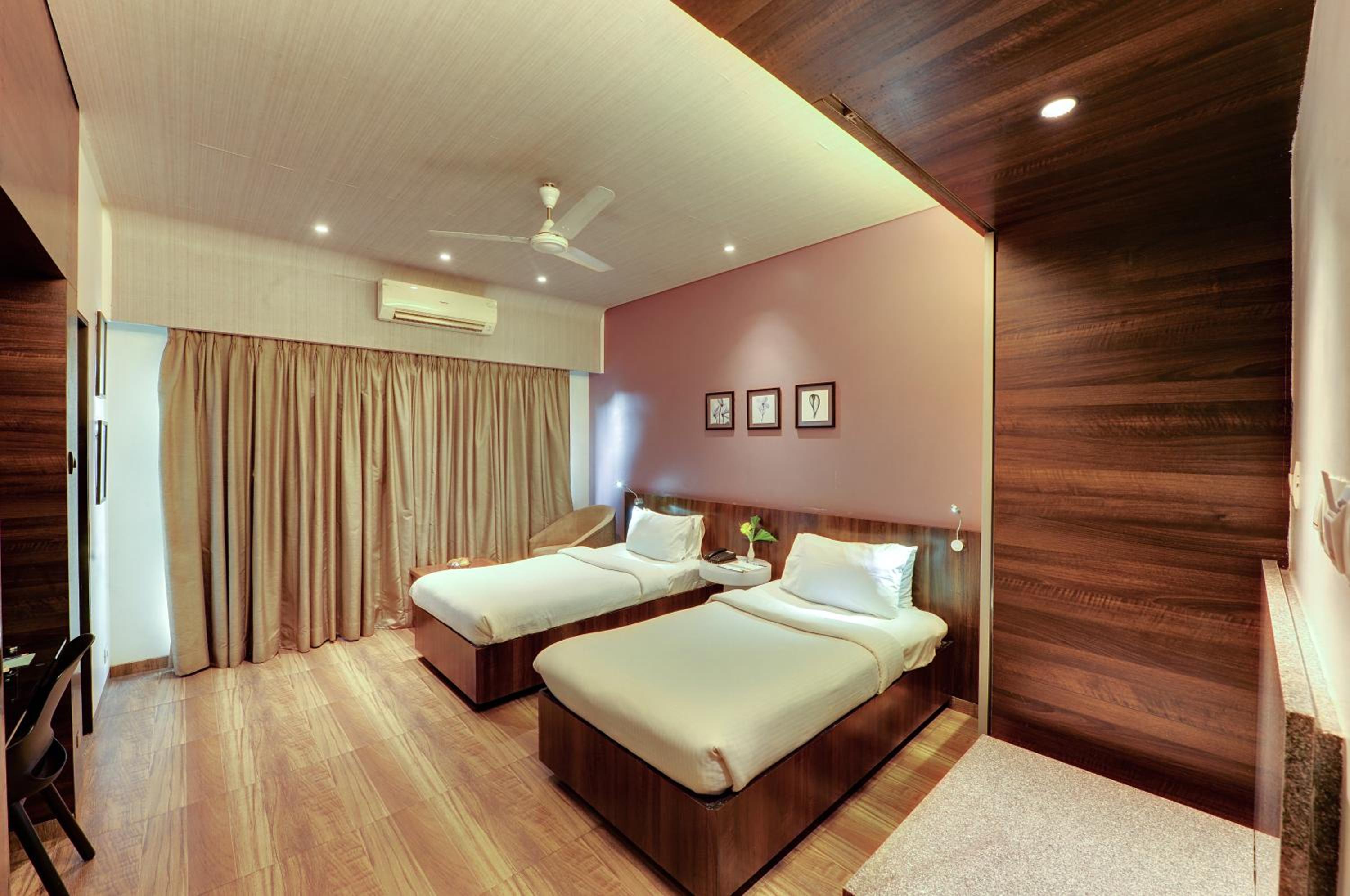 Deluxe Double Room - Photo 8