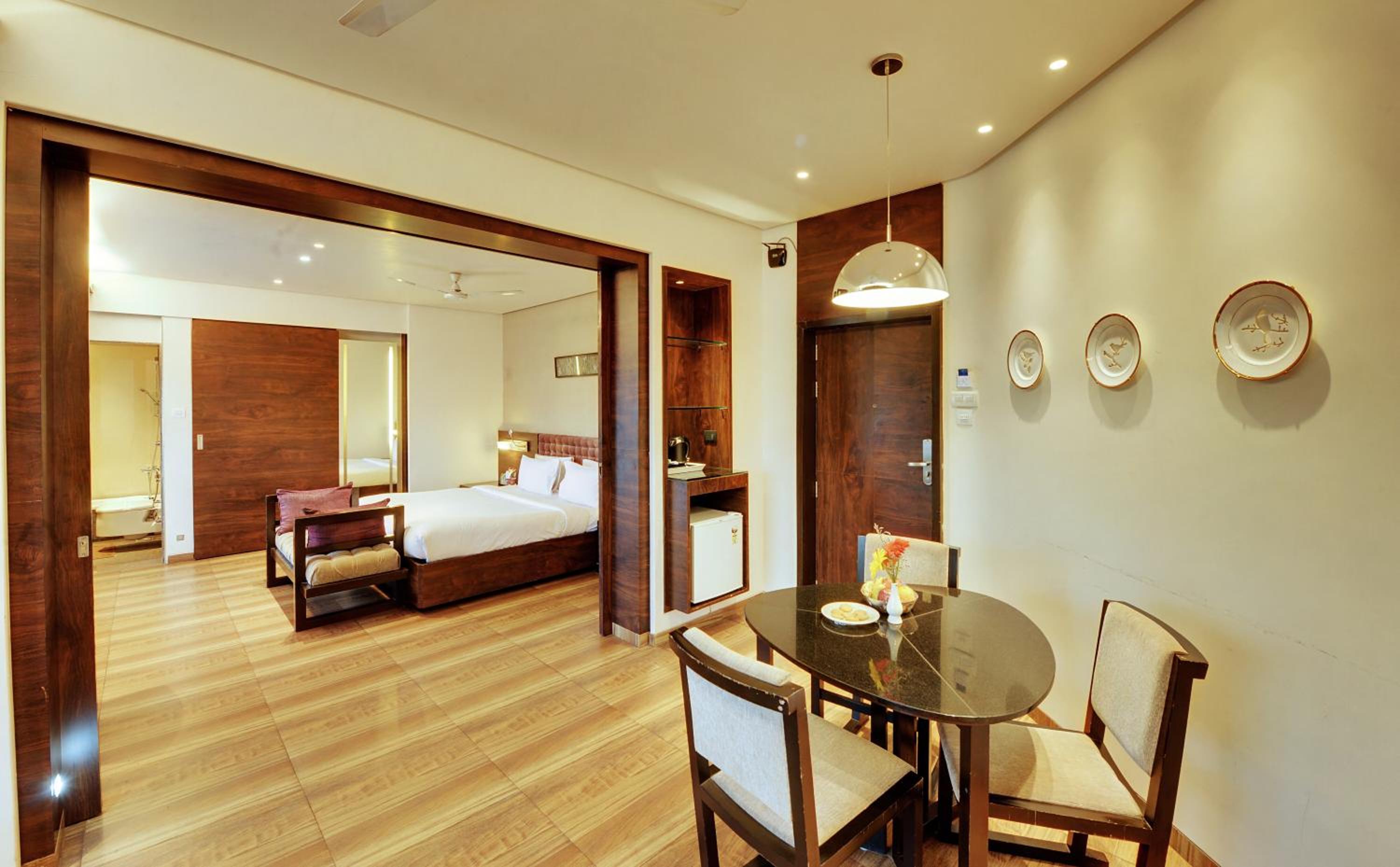 Suite - Photo 6