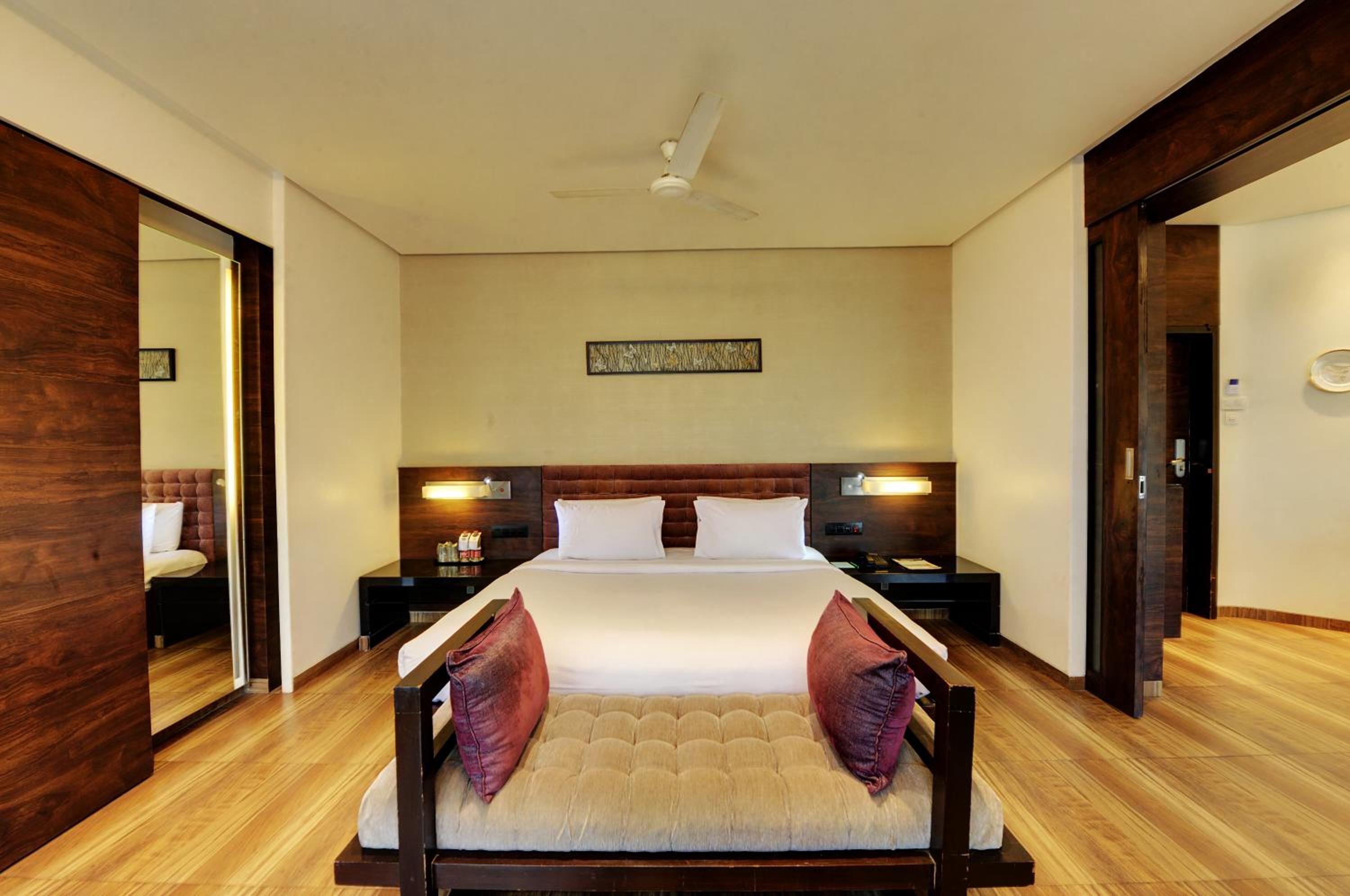 Suite - Photo 5