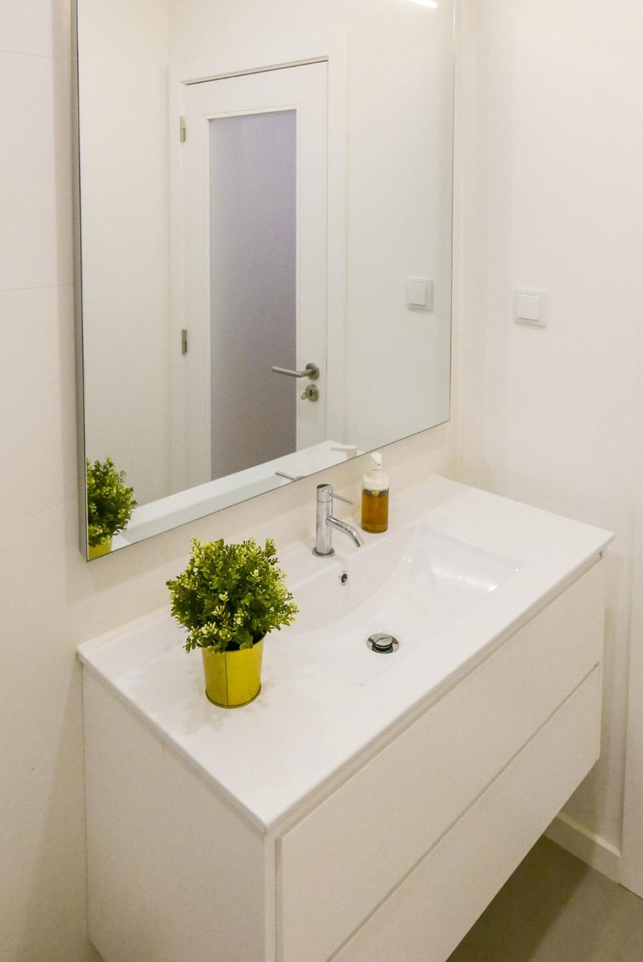 Two-Bedroom Apartment without Swimming Pool - Photo 22
