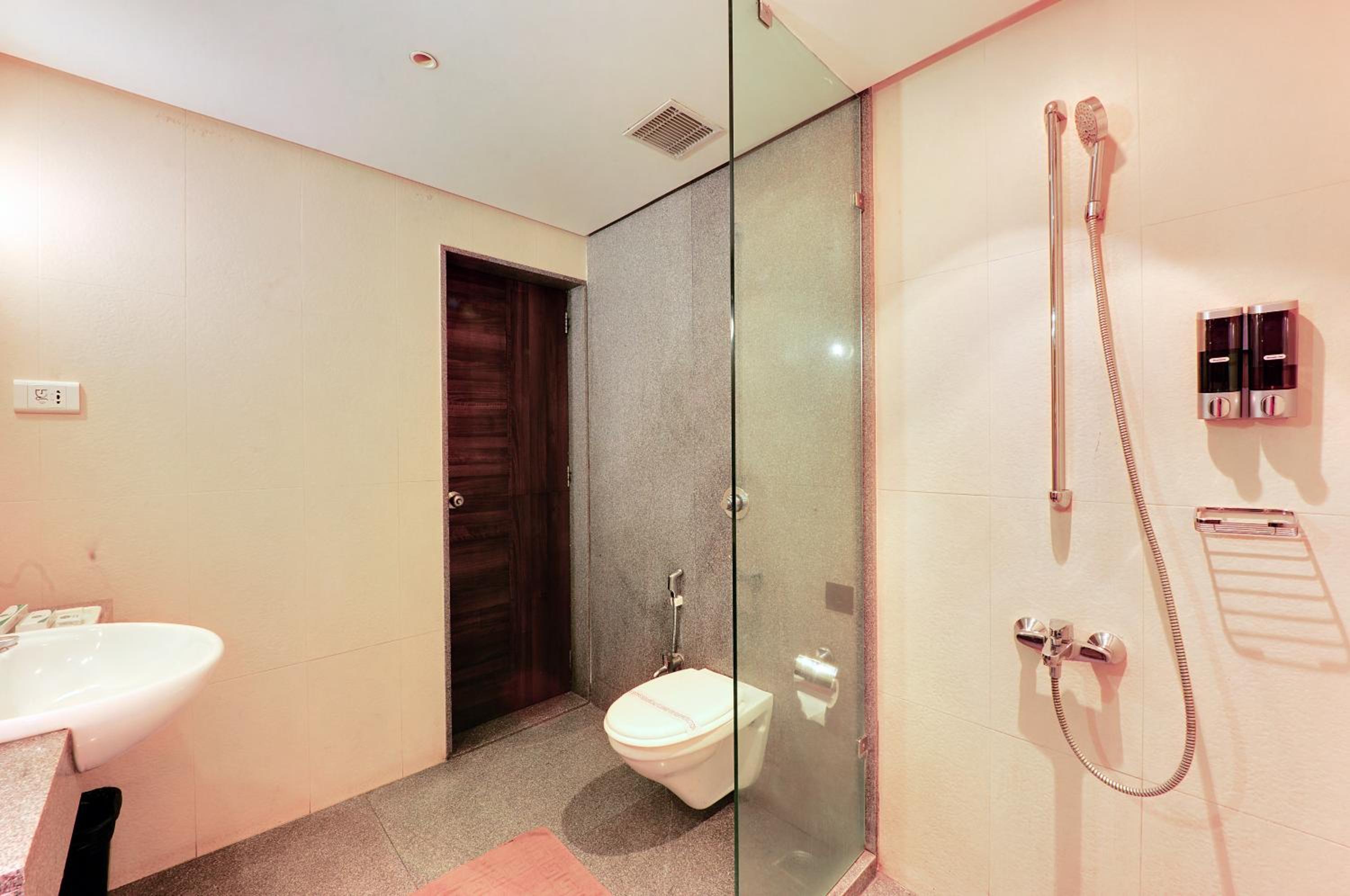 Deluxe Double Room - Photo 7