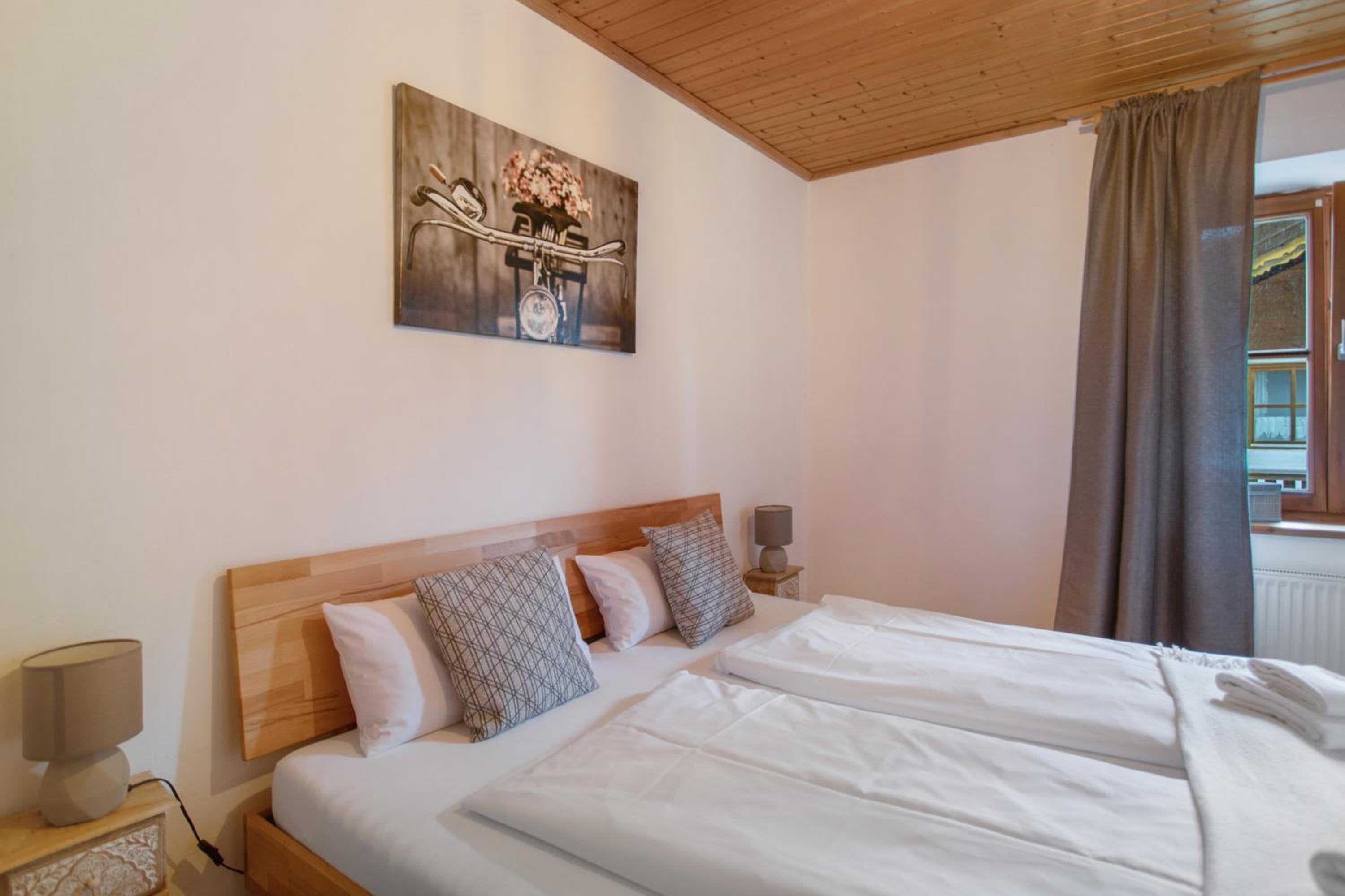 Queen Room photo 1