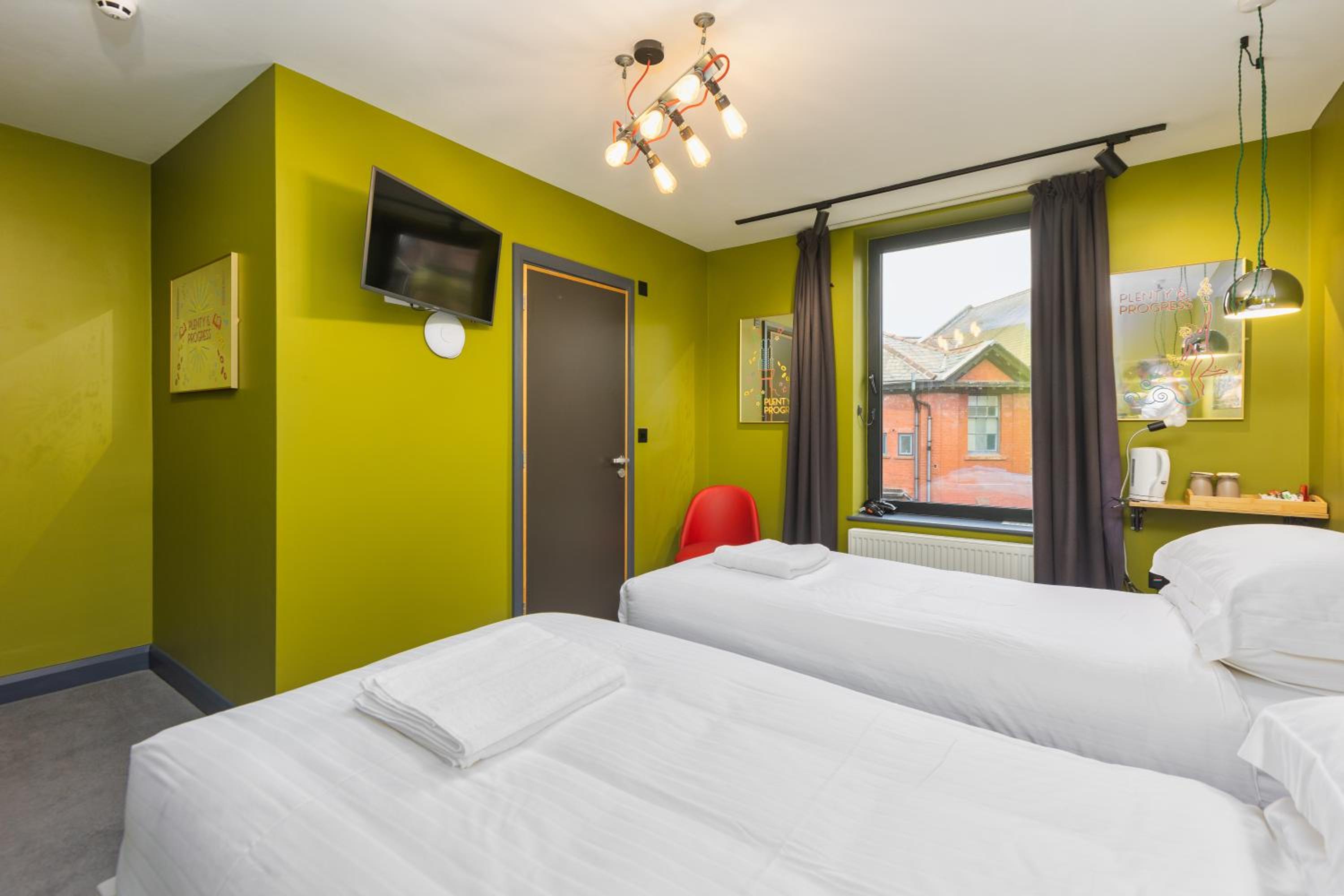 Twin Room - Photo 2
