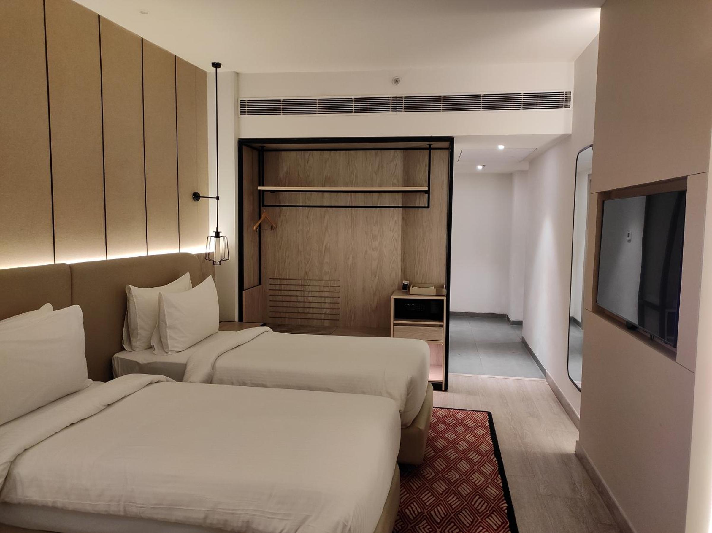 Club Premium King With 15% Discount On Food, Beverages, Spa And Laundry - Photo 4