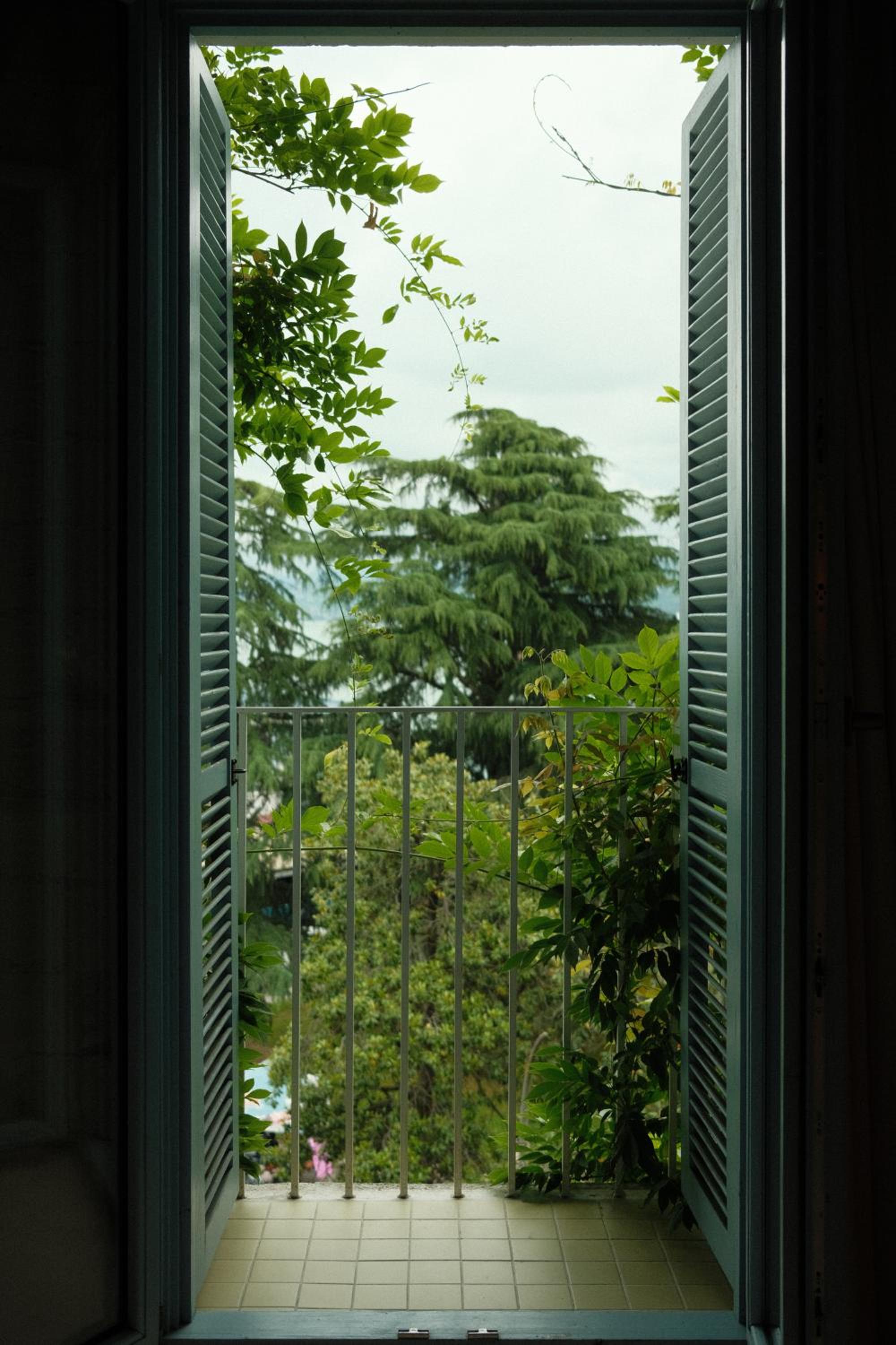 Corner Suite Old Town View - Photo 5