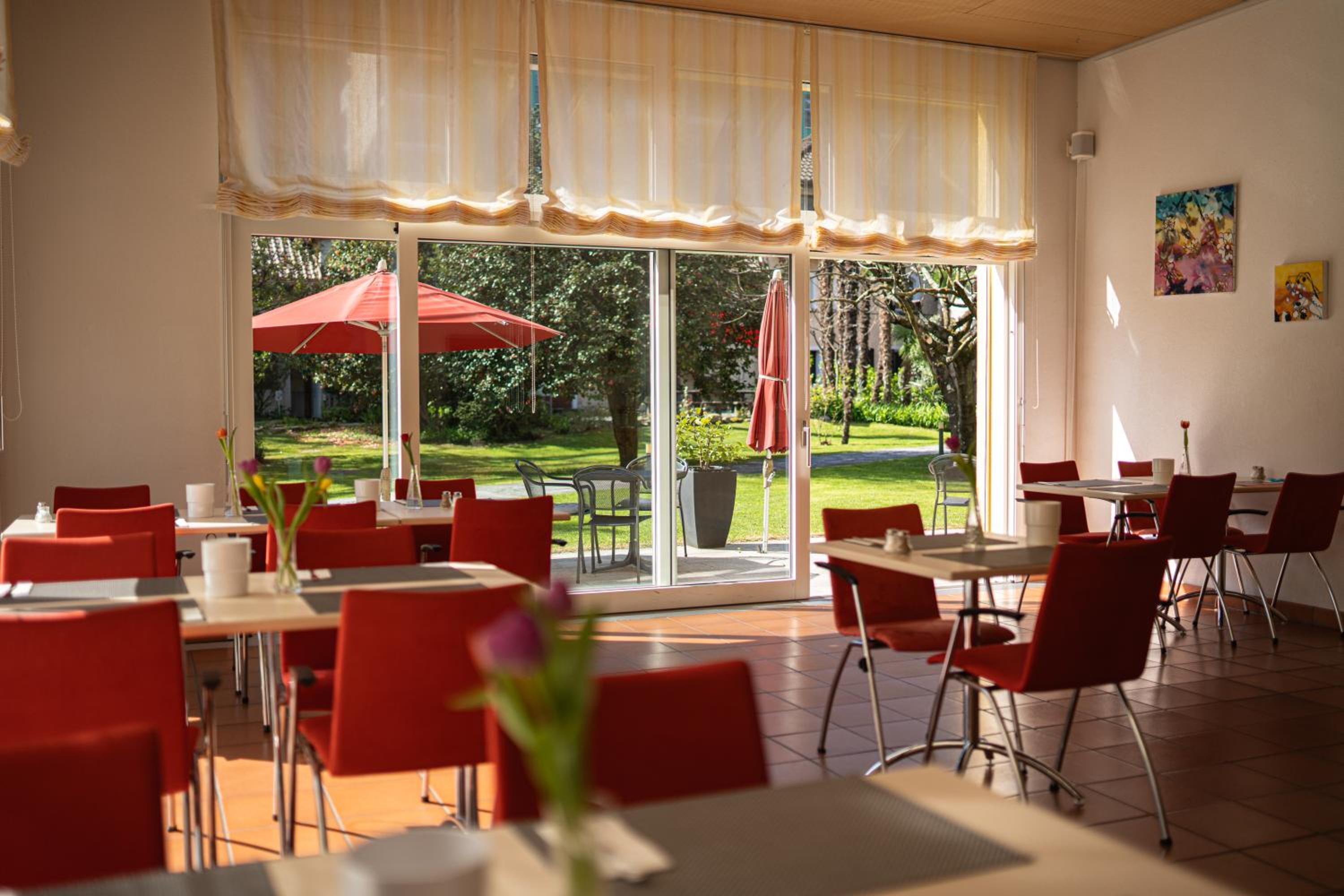 Double Room with Balcony and Garden View  - Photo 2