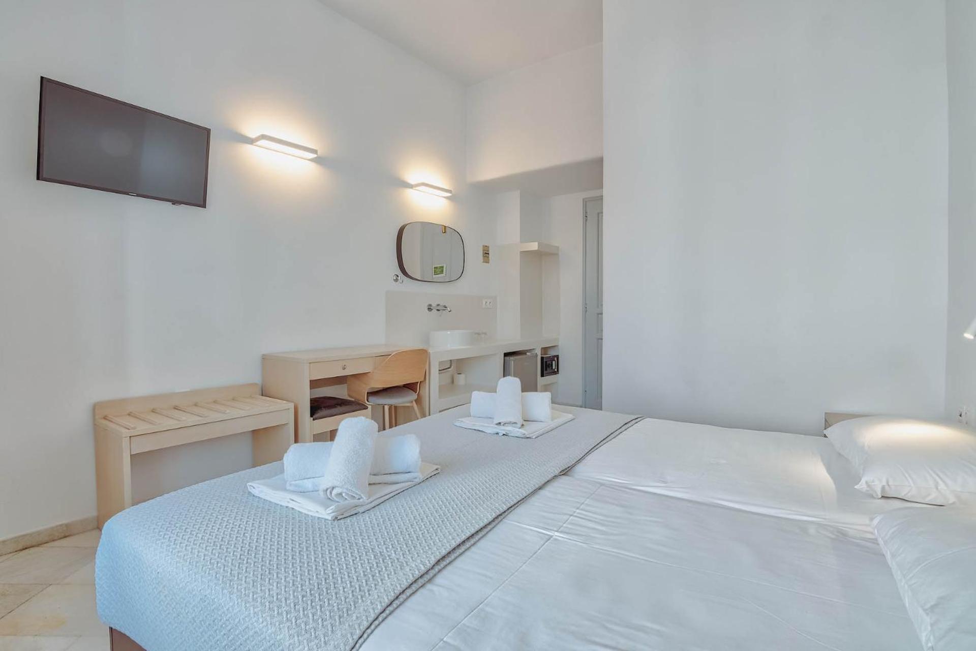 Double or Twin Room photo 3