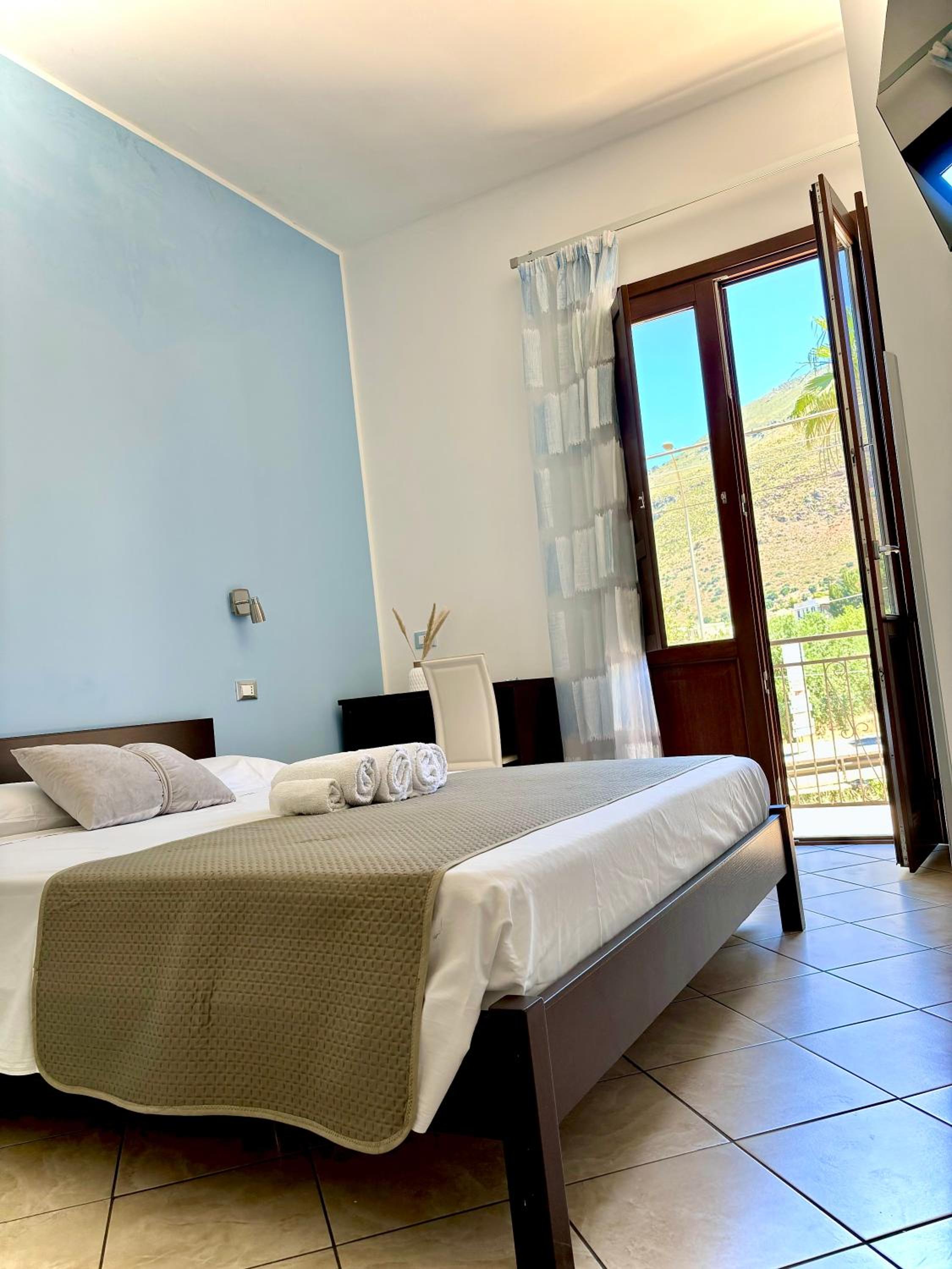 Double or Twin Room photo 1