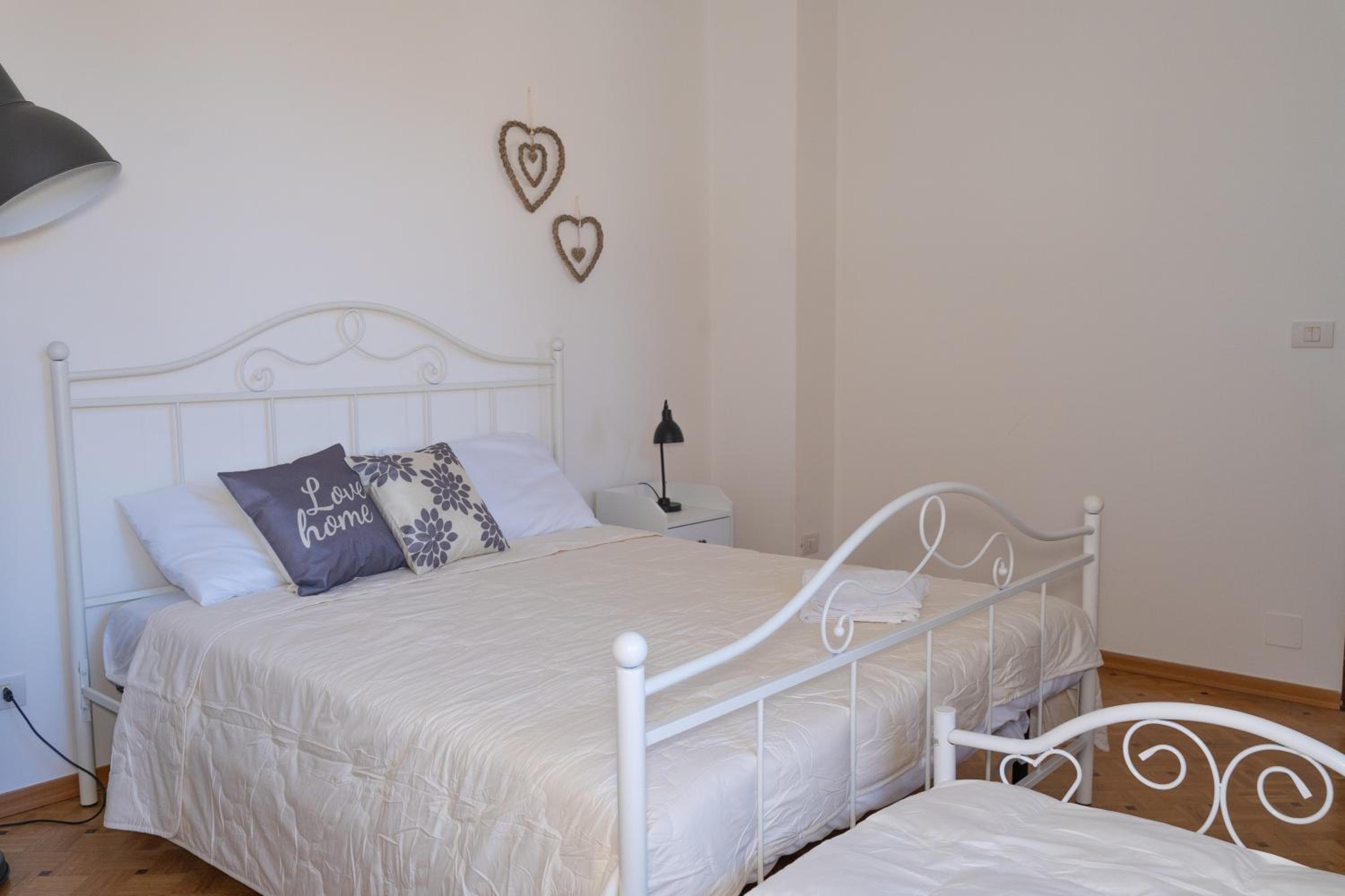 Deluxe Room (2 Adults + 1 Child) photo 1