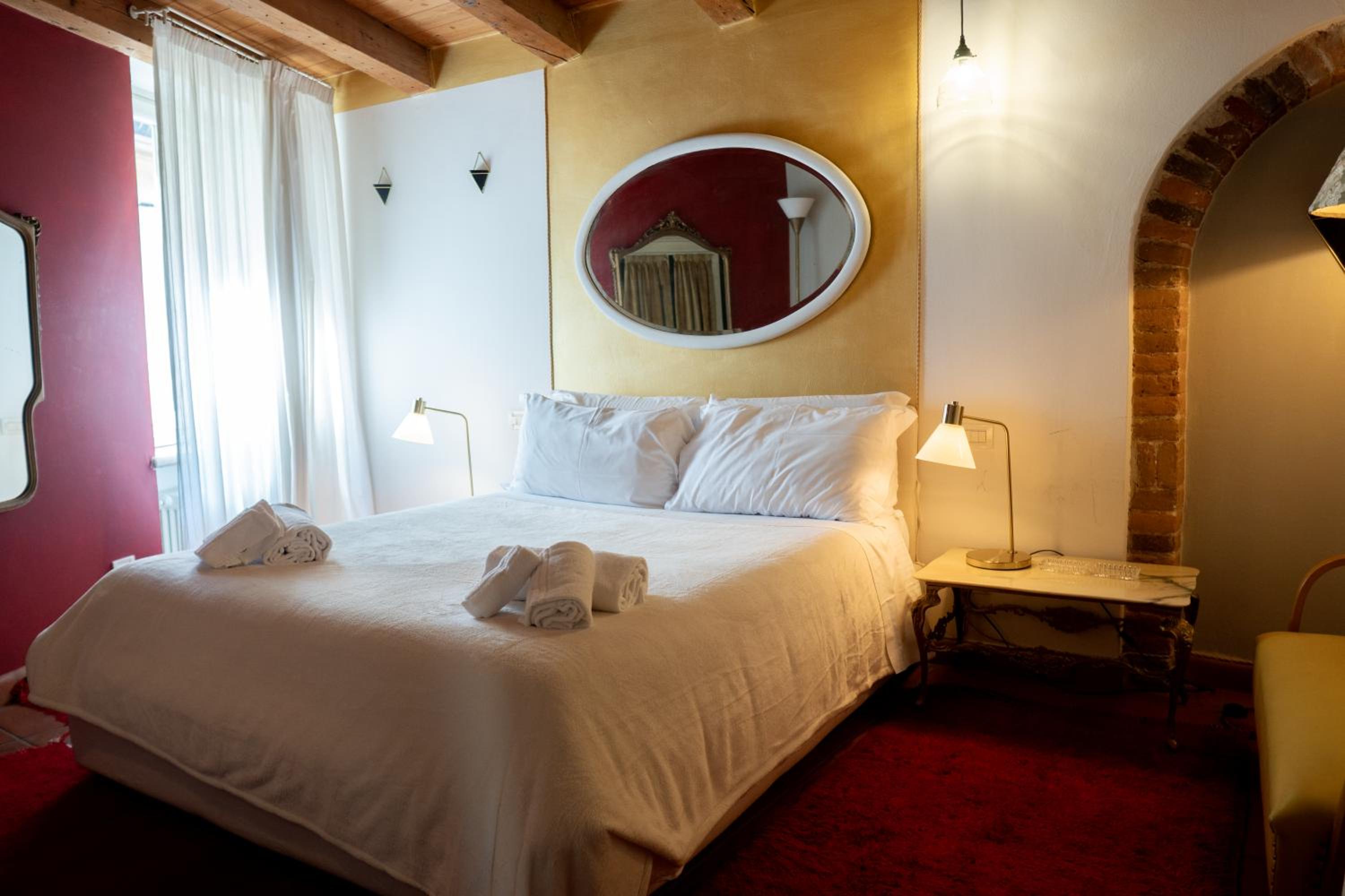 Deluxe Apartment
