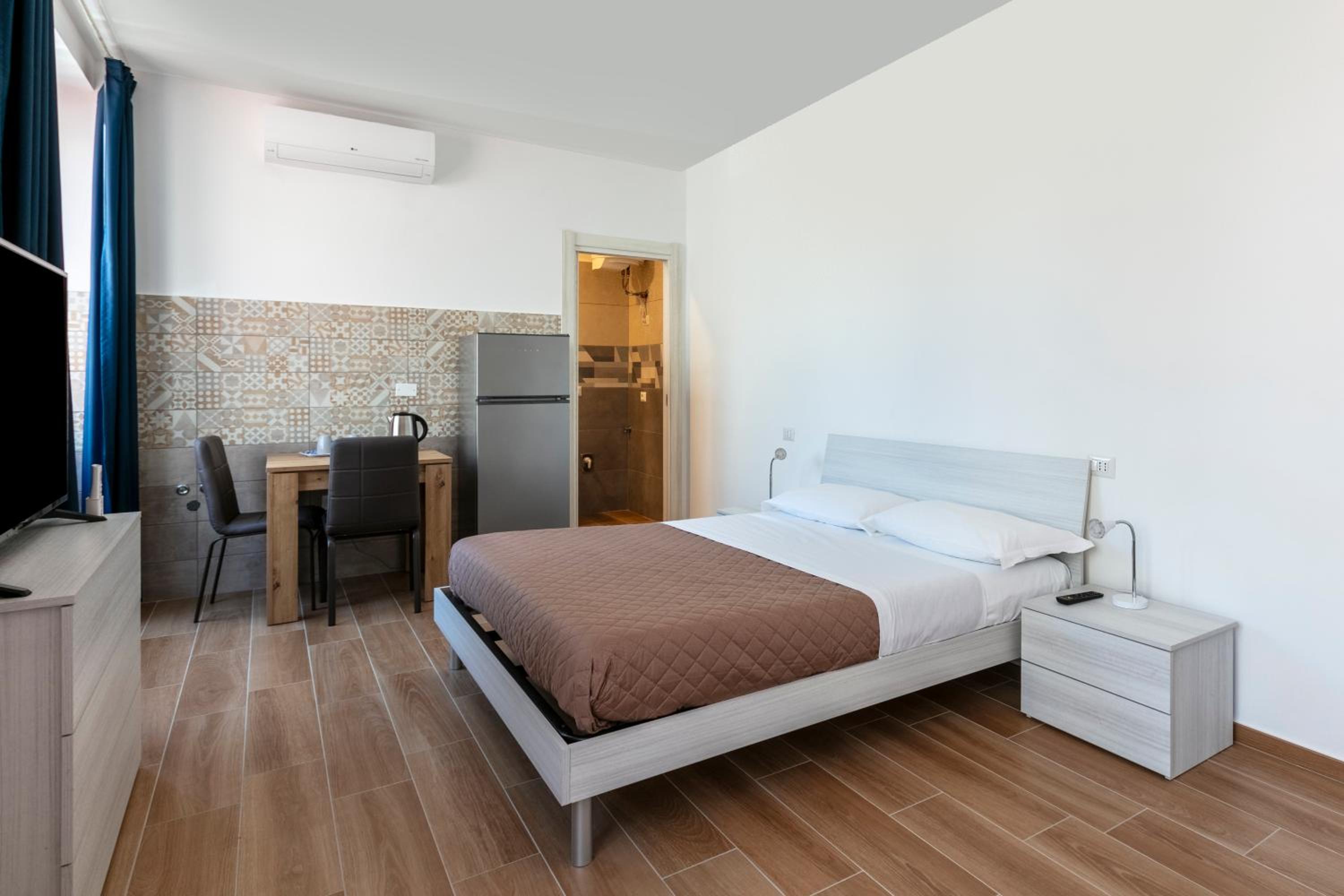 Economy Double Room - Photo 1