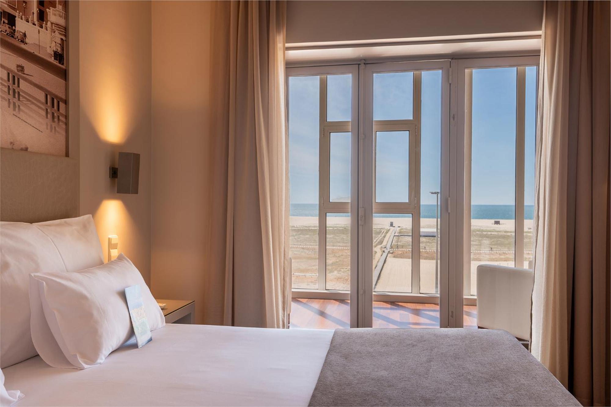 Double Room with Sea View - Photo 5