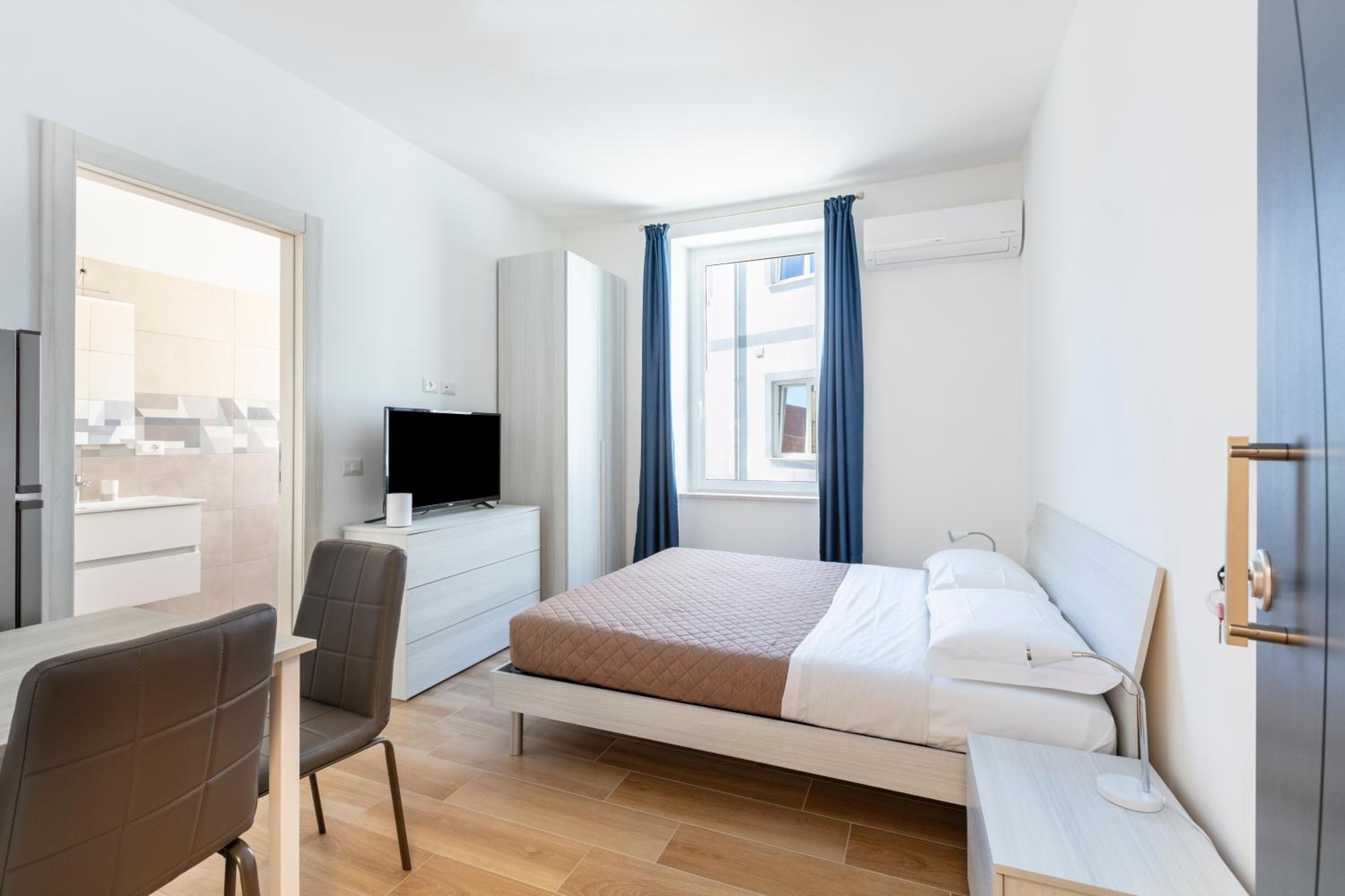 Economy Double Room - Photo 4