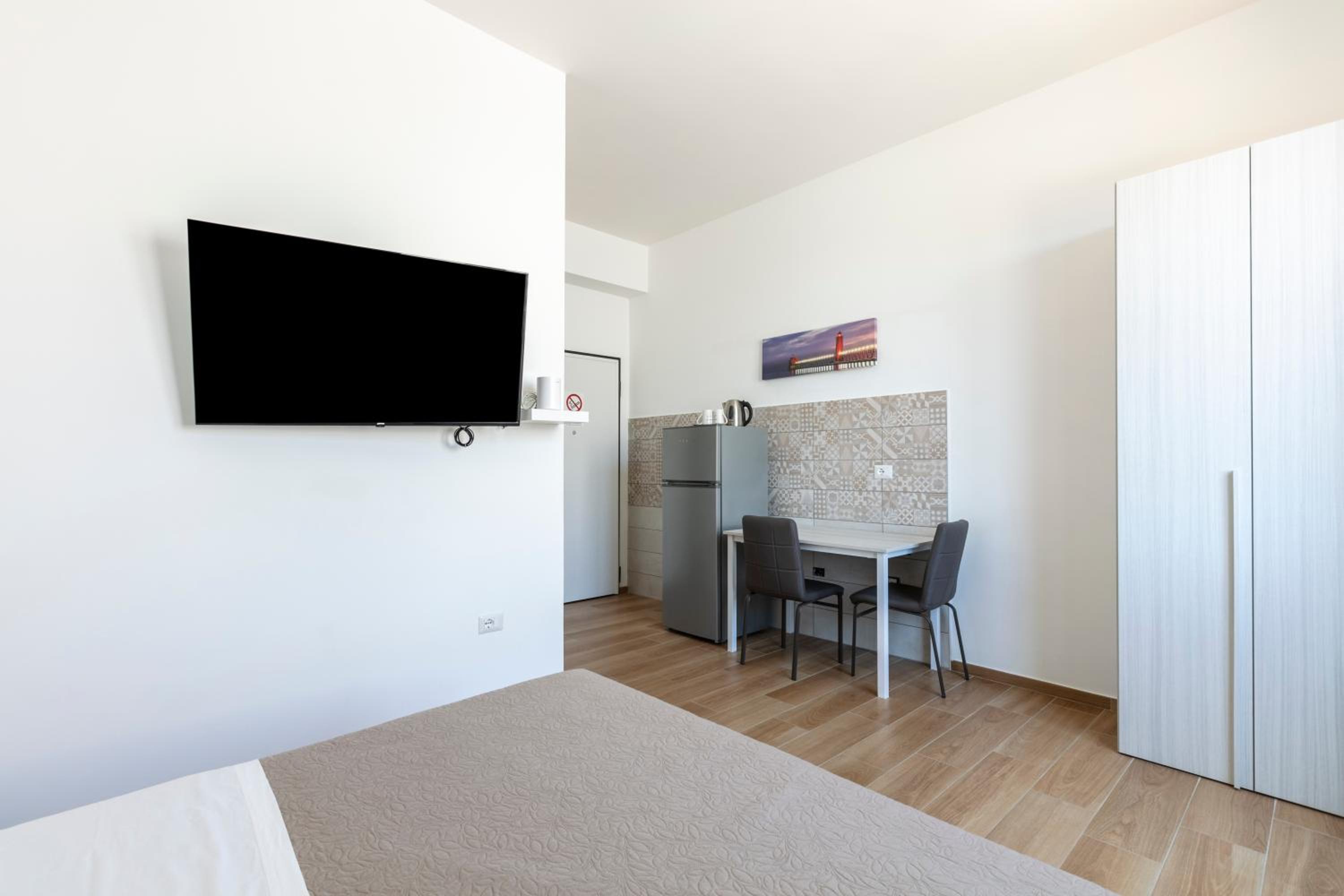 Economy Double Room - Photo 3