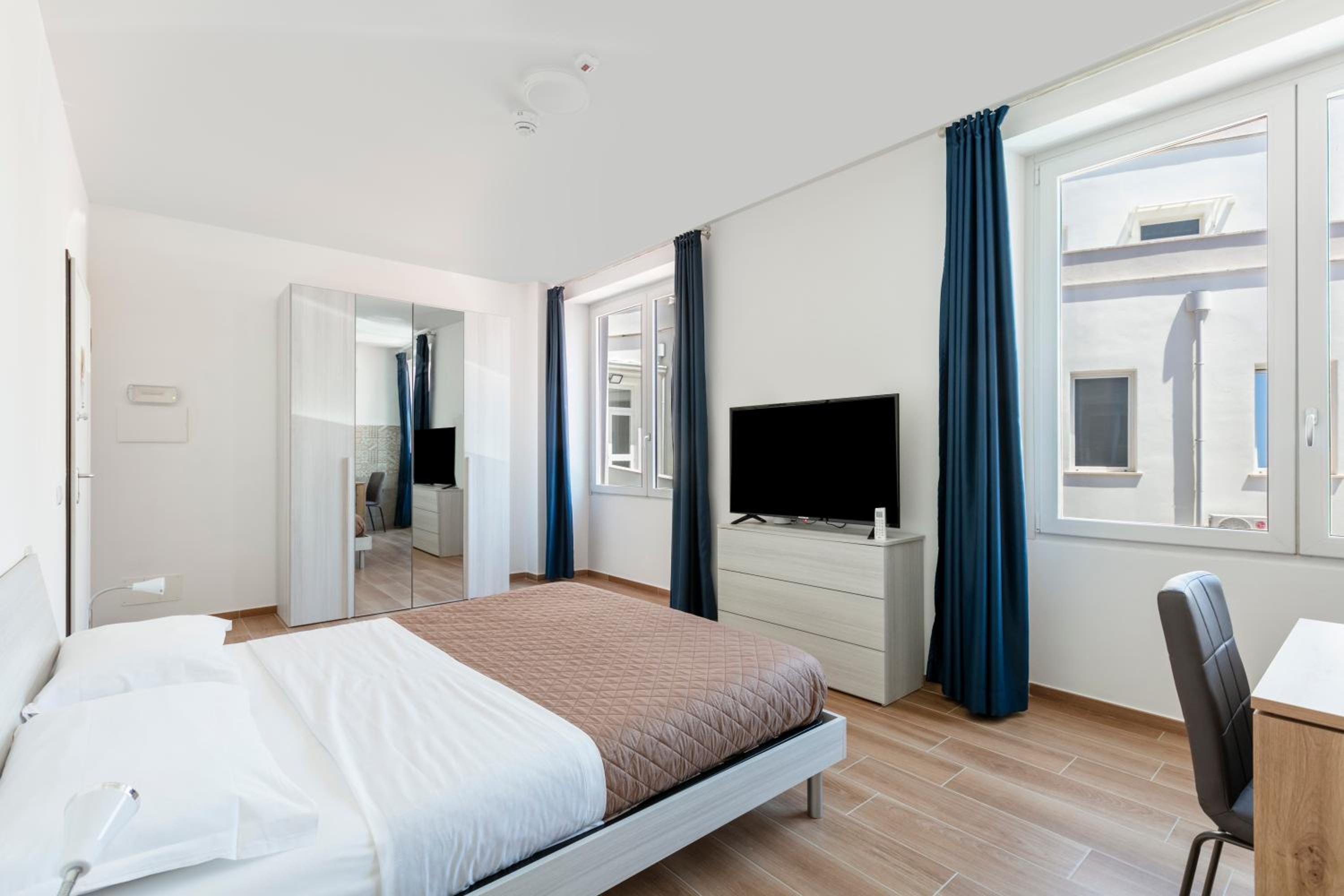 Economy Double Room - Photo 5