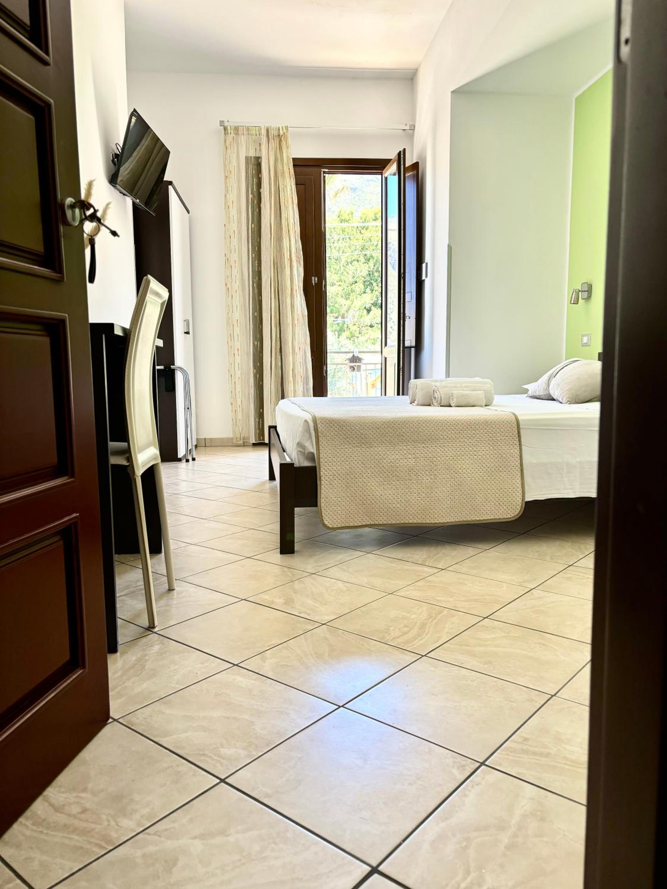 Double Room with Balcony photo 3
