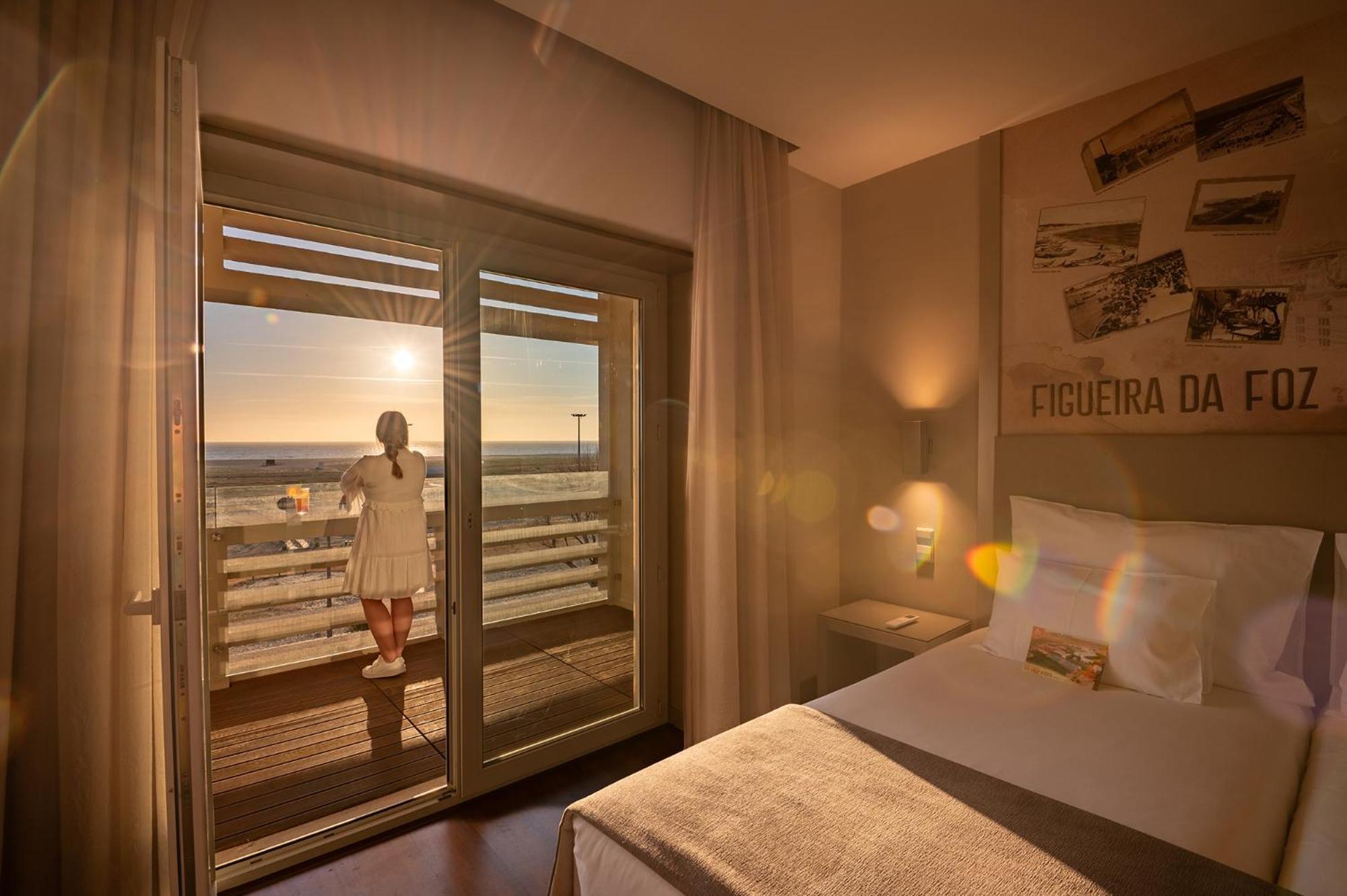 Twin Room with Sea View - Photo 7
