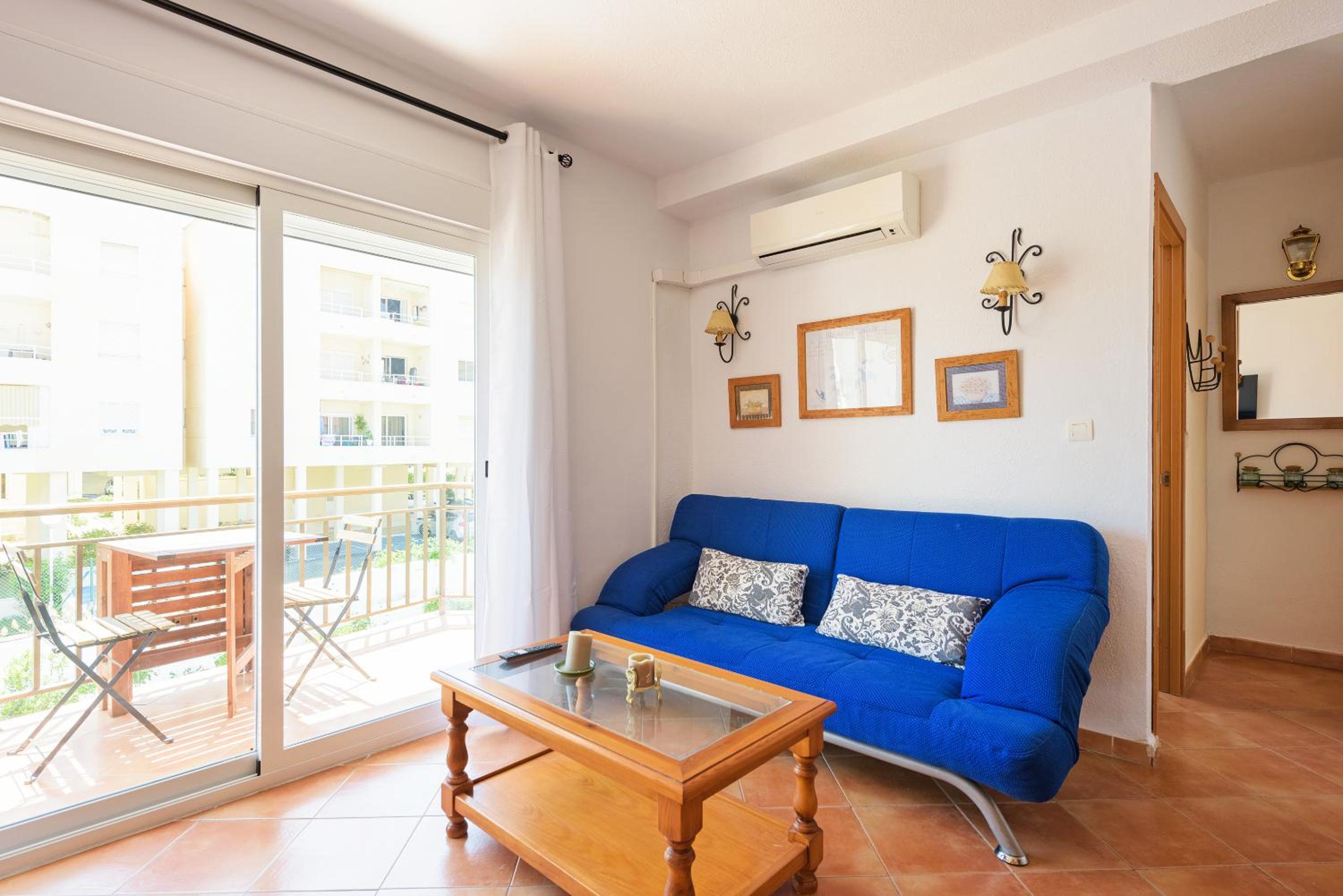 Apartamento de una habitación con balcón