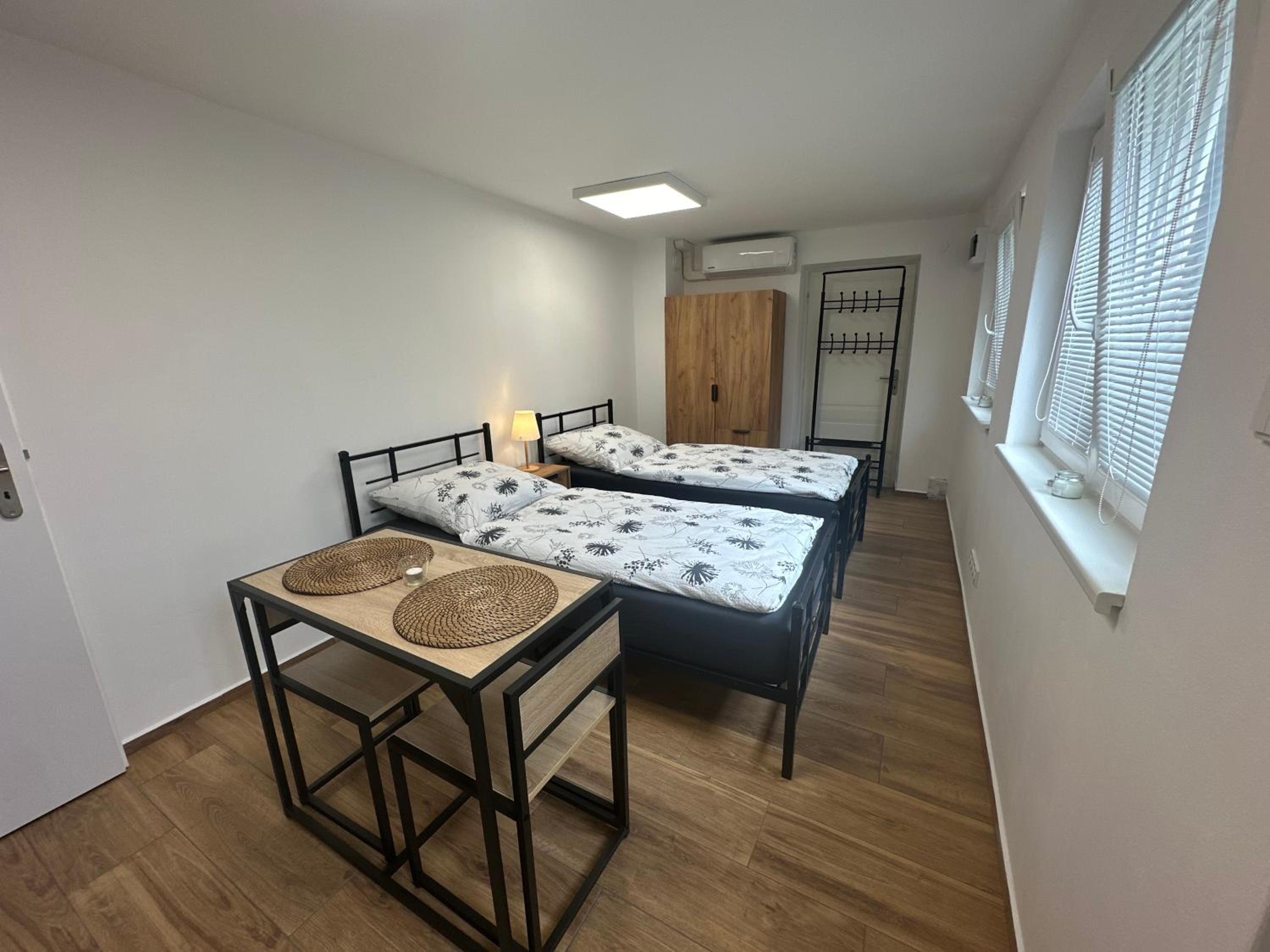 One-Bedroom Apartment photo 1