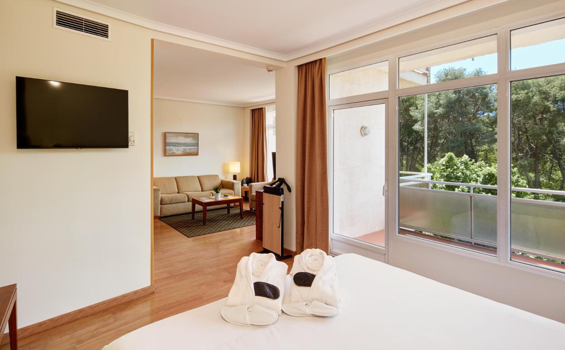 Junior Suite (2 Adults) - Photo 5