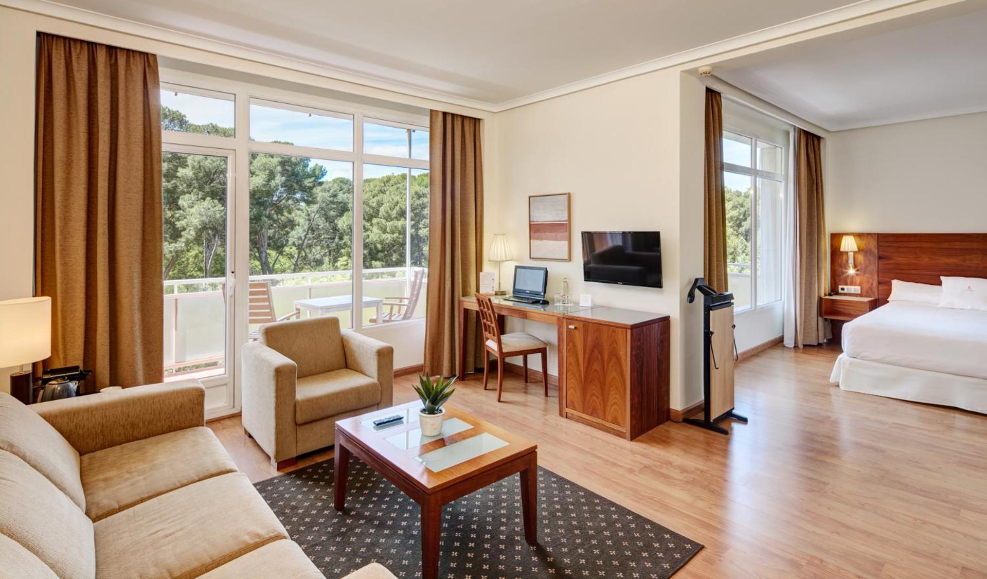 Junior Suite (2 Adults) - Photo 3