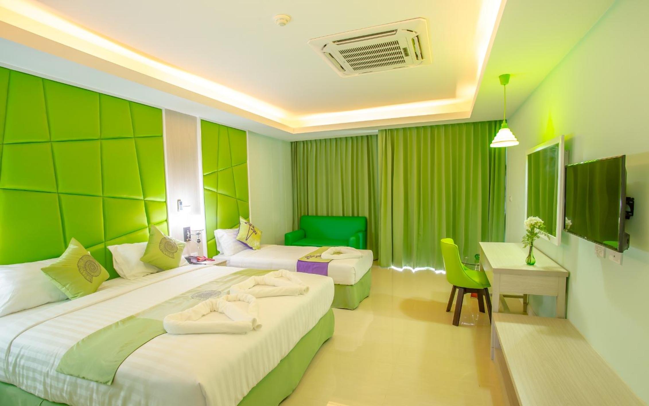 Deluxe Triple Room with Sea View photo 3